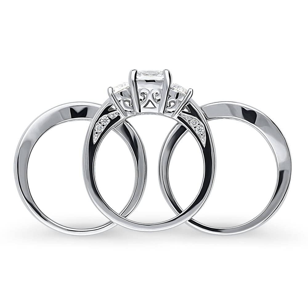 BERRICLE Sterling Silver 3-Stone Wedding & Engagement Ring Set - 1.5 Carat Cushion Cut Cubic Zirconia CZ for Women - Rhodium Plated Size 4-10 - Perfect for Proposals, Anniversaries & Special Occasions