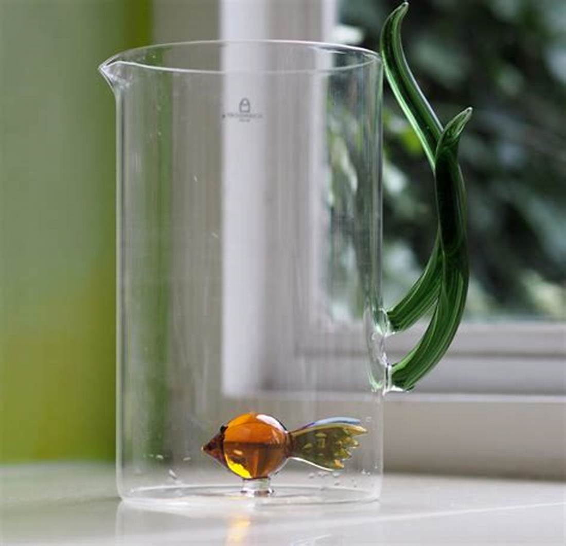 Animal Farm Pitcher Fish with Seagrass - Realistic Aquarium Decor for Fish Tanks | Perfect for Home, Office & Aquatic Habitats