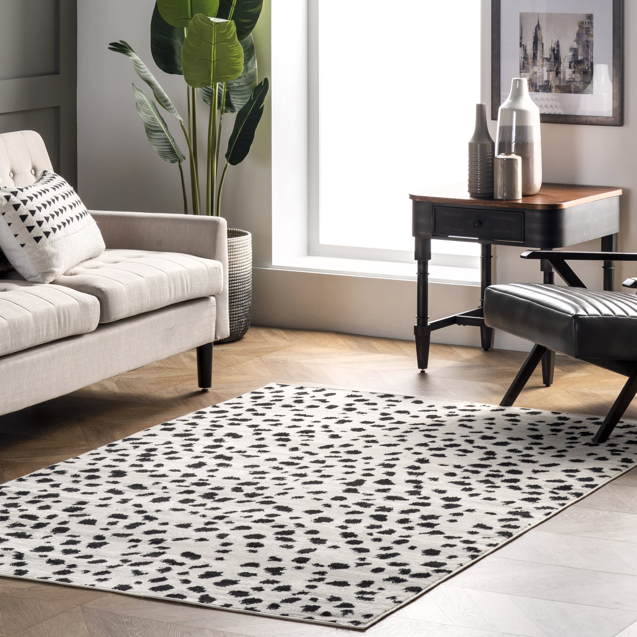 Cheetah Print Area Rug - Soft Beige Faux Fur Rug for Living Room, Bedroom, or Nursery Decor - Stylish Animal Print Carpet for Home and Office