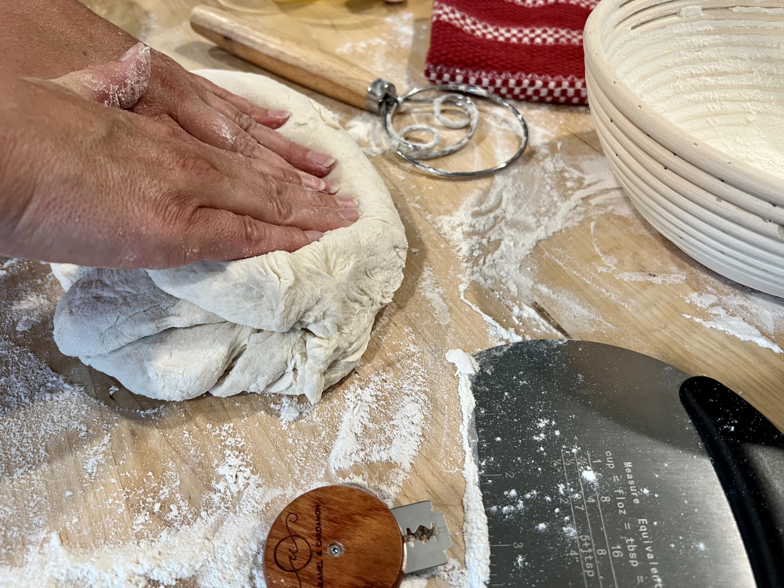 Premium Banneton Bread Proofing Basket Set - 2 Pack (9 Inch Round) for Sourdough, Artisan & Homemade Bread Baking | Includes Dough Scoring Tool | Perfect for Kitchen, Bakery & Bread Making Enthusiasts
