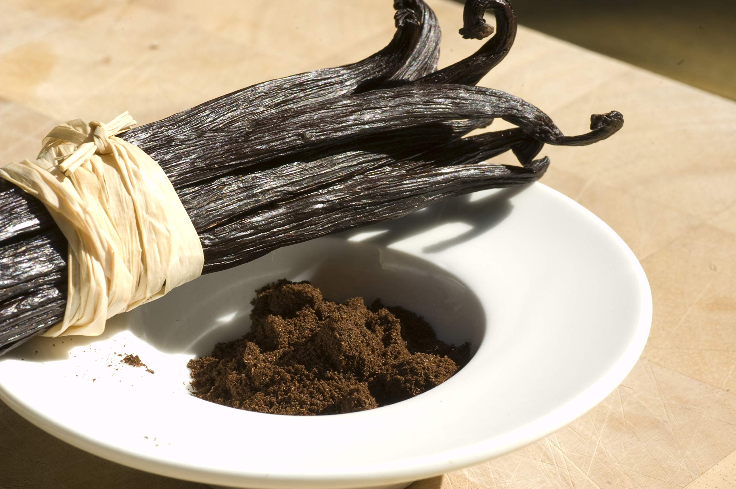 100% Pure Madagascar Vanilla Bean Powder - 1 LB | Raw, Unsweetened, No Fillers or Additives | Perfect for Baking, Cooking, Coffee, Tea, Yogurt & Smoothies | Organic, Natural Flavor Enhancer for Desserts, Drinks & Recipes