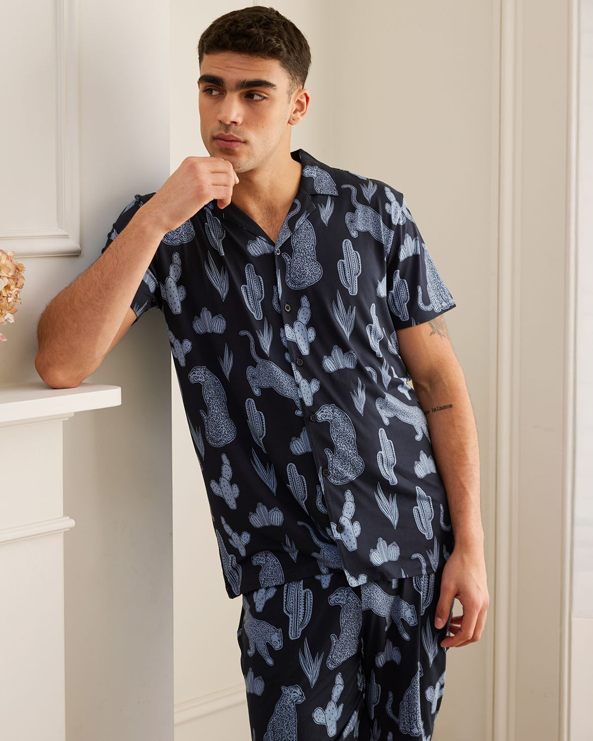 Midnight Leopard Print Short Sleeve Pajama Set for Women - Soft Sleepwear for Summer Nights & Lounge Wear