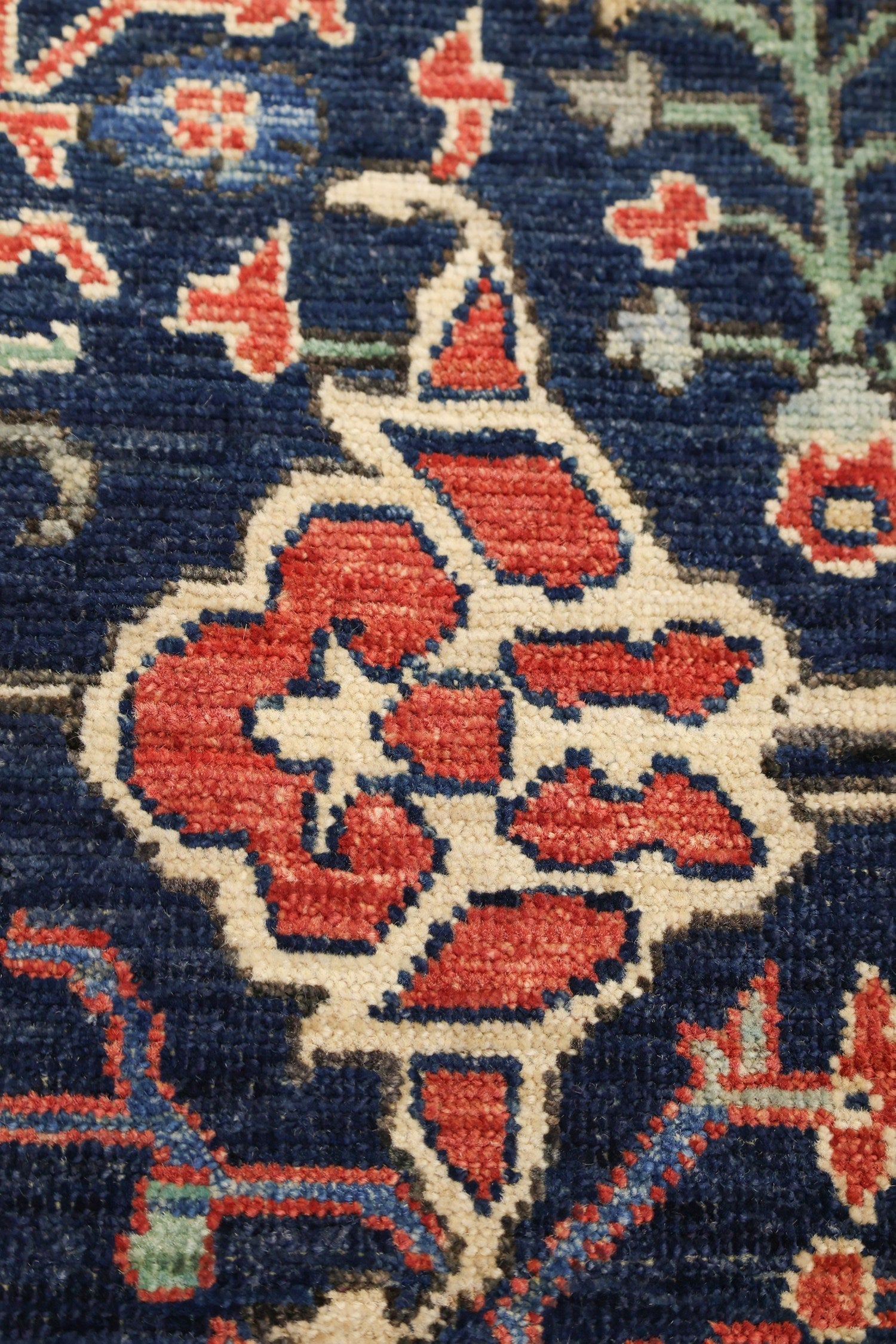 Authentic Arabesque Bijar Handwoven Tribal Rug - J74856 | Persian Style Home Decor for Living Room, Bedroom & Office