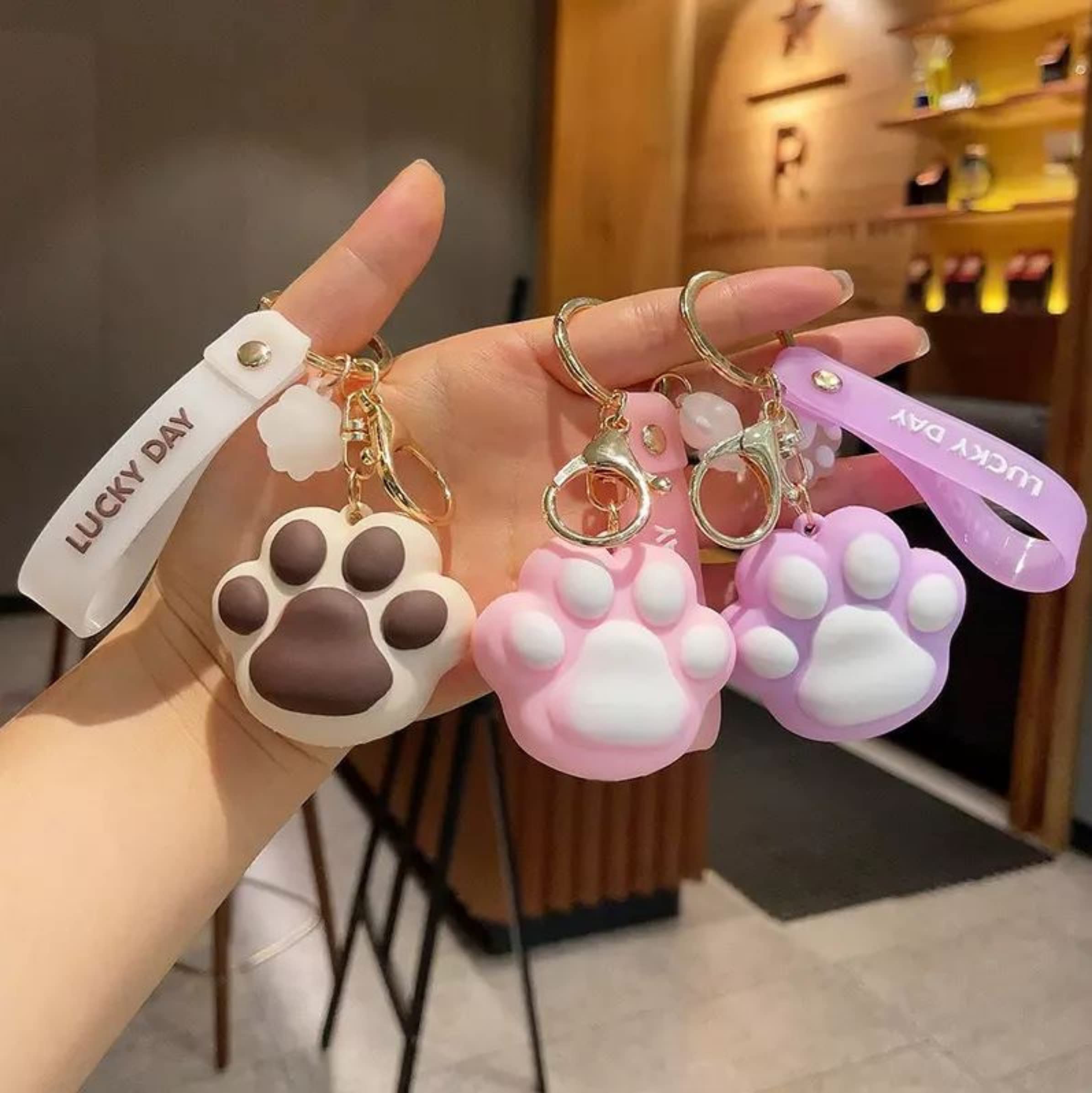 Cute Cat Paw Keychain - Kawaii Cartoon Cat Keyring, PVC Eco-Friendly Anime Cat Paw Keychain for Car, Purse & Backpack - Perfect Gift for Cat Lovers & Anime Fans