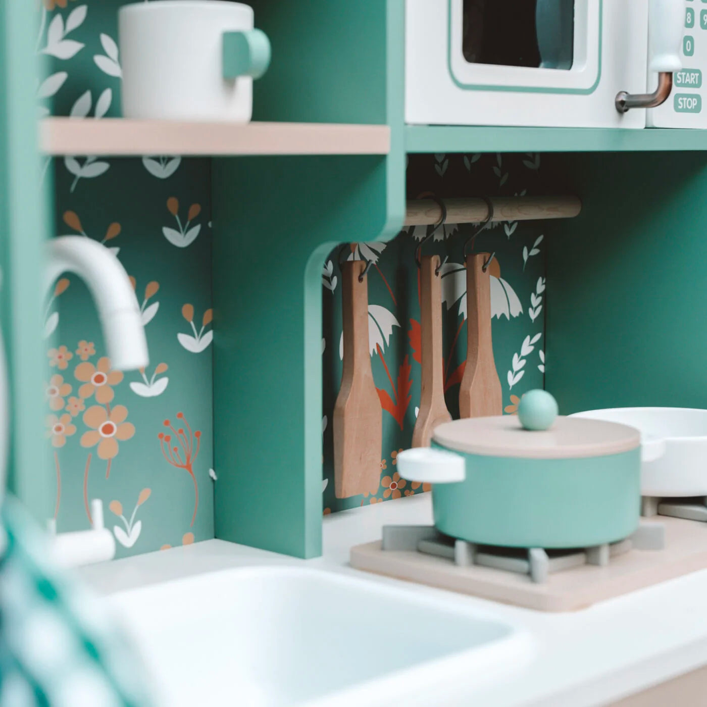 Vintage Kitchen Decor - Classic Retro Style Home Accessories for Farmhouse, Rustic & Country Themed Kitchens | Perfect for Wall Decor, Shelf Styling & Cozy Home Aesthetics