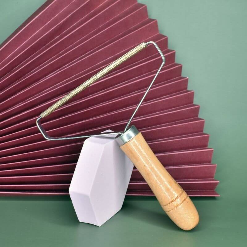 Gildie Lint Remover Tool - Portable Fabric Shaver for Clothes, Sweaters & Furniture - Rechargeable Lint Shaver with 3 Blades for Pilling Removal - Perfect for Home, Travel & Laundry Care