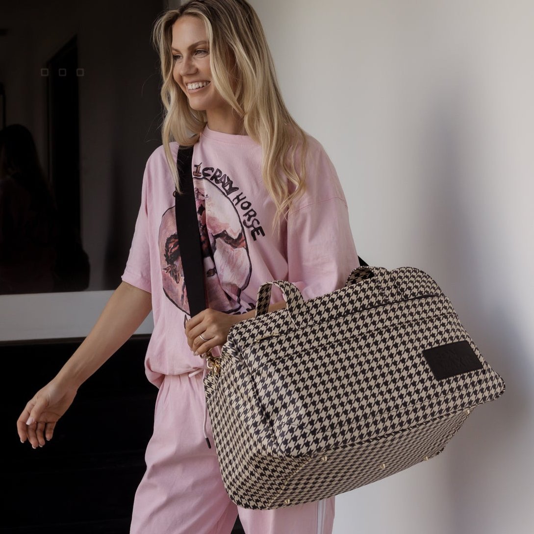 Bon Voyage Weekender Bag - Stylish Houndstooth Pattern Carry-On Duffle for Women & Men | Perfect for Weekend Getaways, Gym, Travel & Overnight Trips