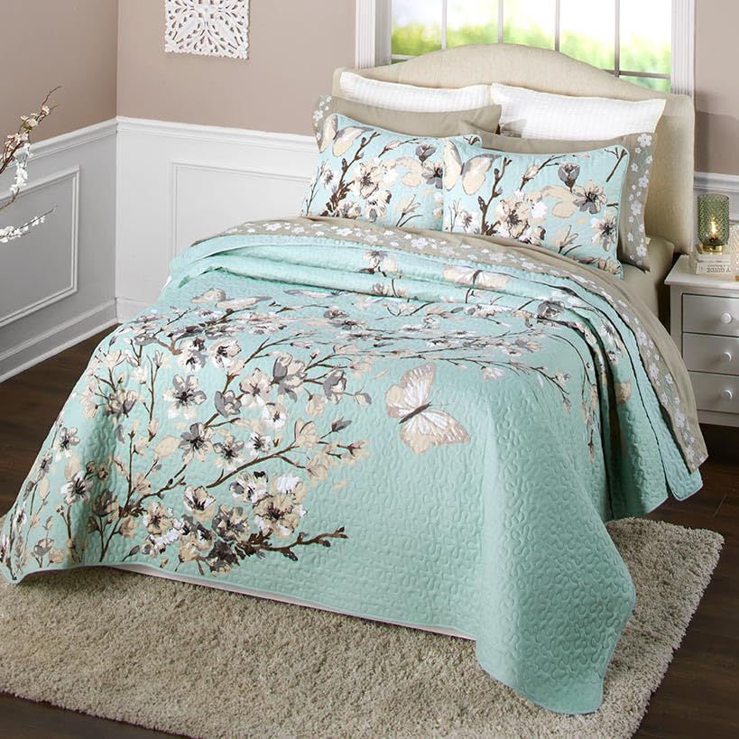 Lakeside Collection Embroidered Cherry Blossom Quilt Set with Shams - King Size 3-Piece Bedding Set - Soft Floral Comforter for Master Bedroom, Guest Room & Cozy Home Decor