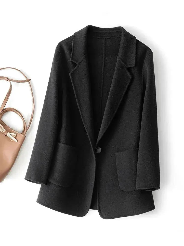 Stylish Loose Women's Coat - Trendy Oversized Outerwear for Fall & Winter - Perfect for Casual Outings, Office Wear & Date Nights