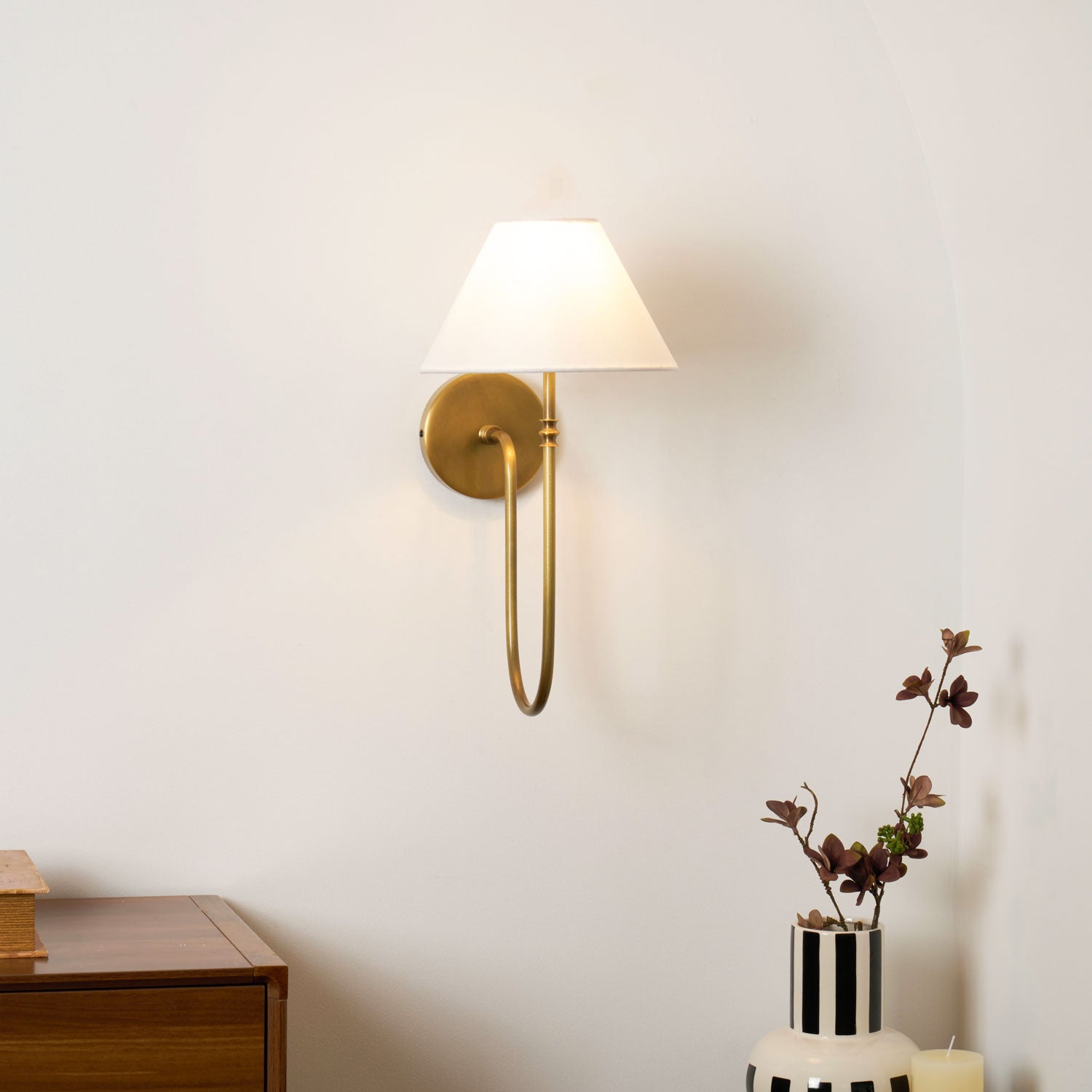 Collins Wall Light - Modern LED Sconce for Bedroom, Living Room & Hallway - Energy Efficient Indoor Lighting Fixture