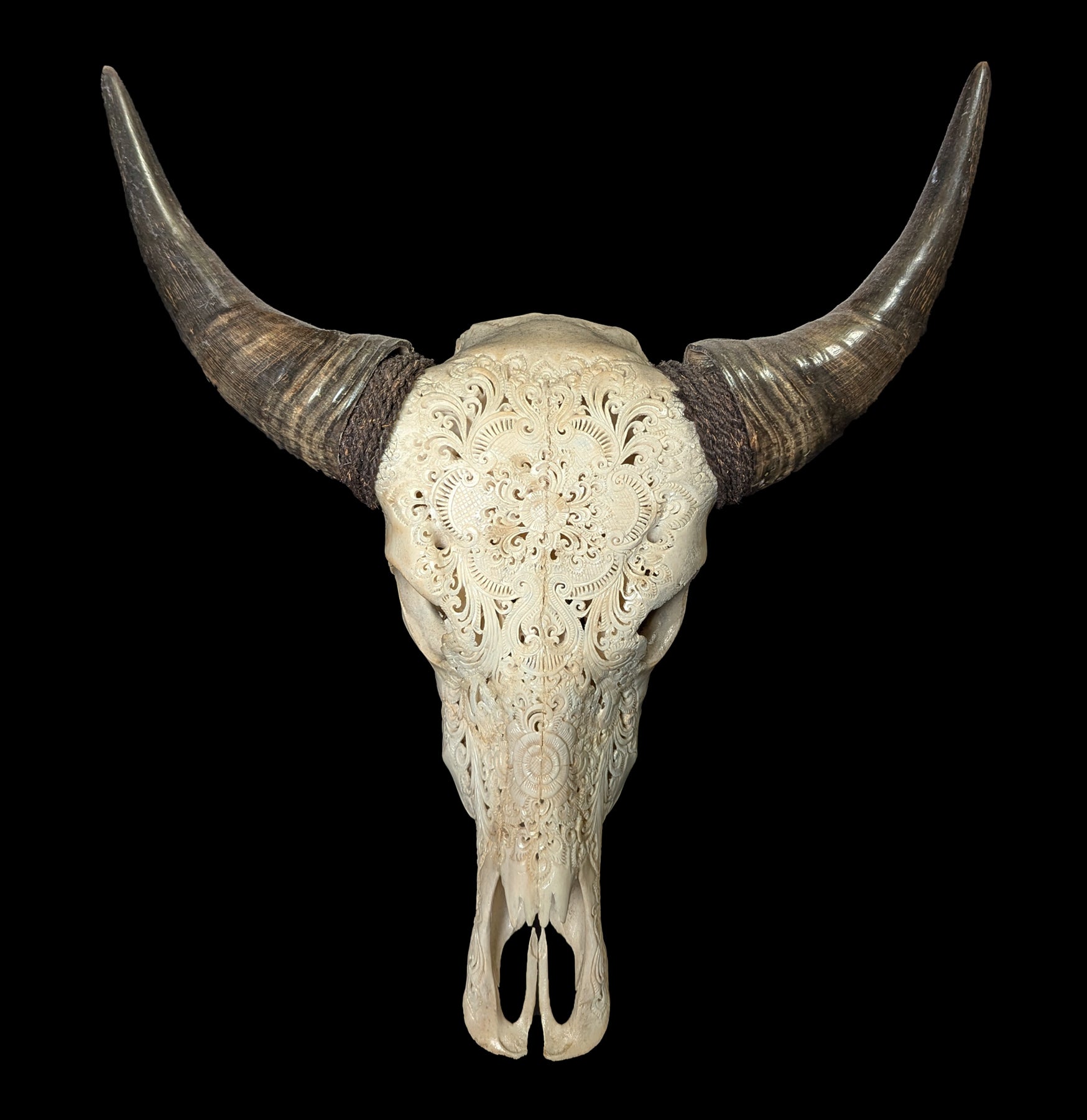 Exquisite Carved Filigree Flower Water Buffalo Skull Wall Decor - Handcrafted Bohemian Home Decor for Living Room, Bedroom, or Western Ranch Style Interior Design