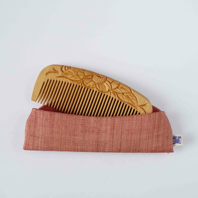 Handmade Japanese Tsuge (Boxwood) Comb with Linen Case - Traditional Kyoto Hair Accessory for Women & Men | Perfect for Styling, Detangling & Gift Giving