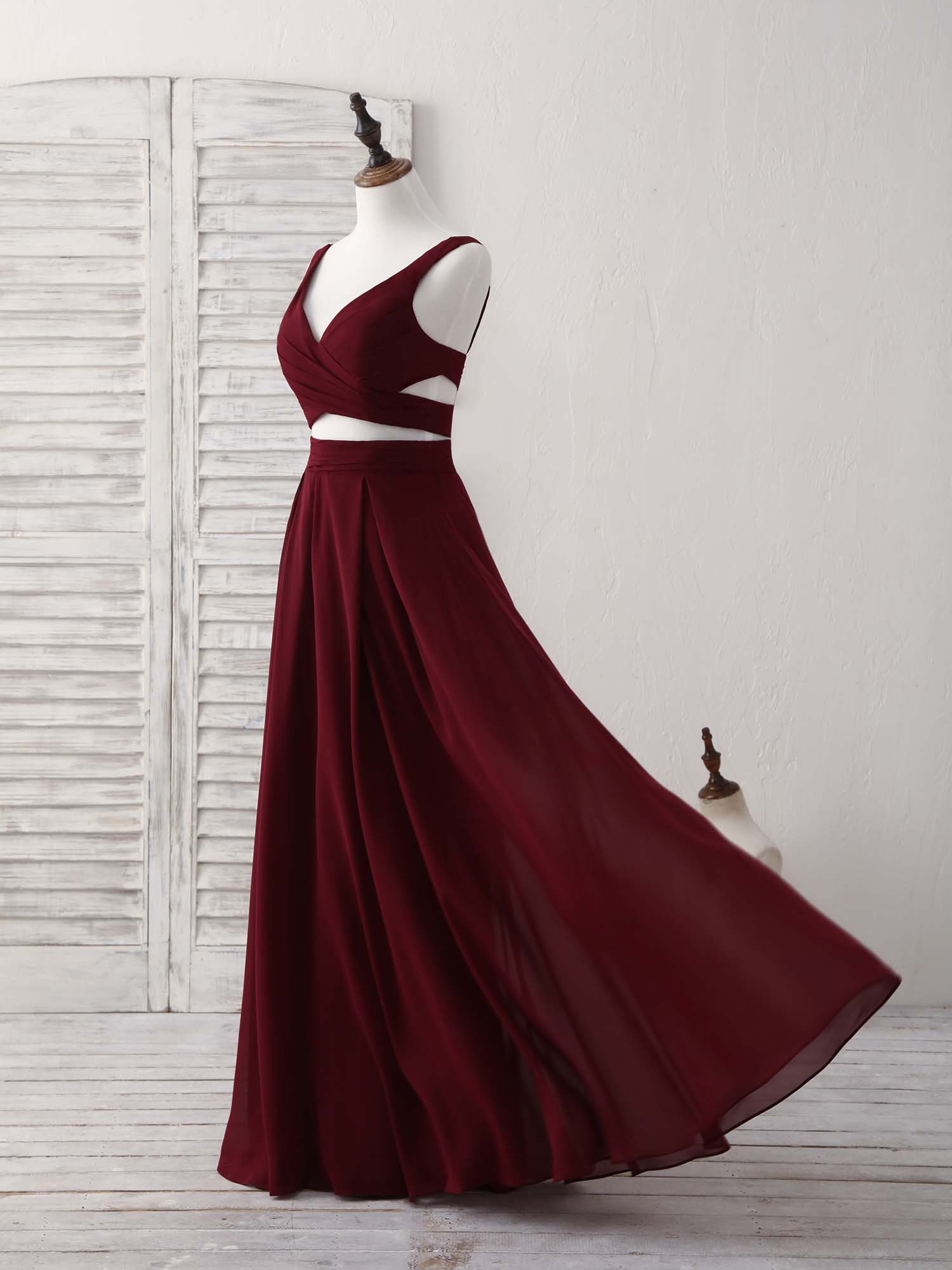 Elegant Burgundy Two-Piece Chiffon Long Prom Dress for Women - Formal Evening Gown for Homecoming, Ball & Special Occasions