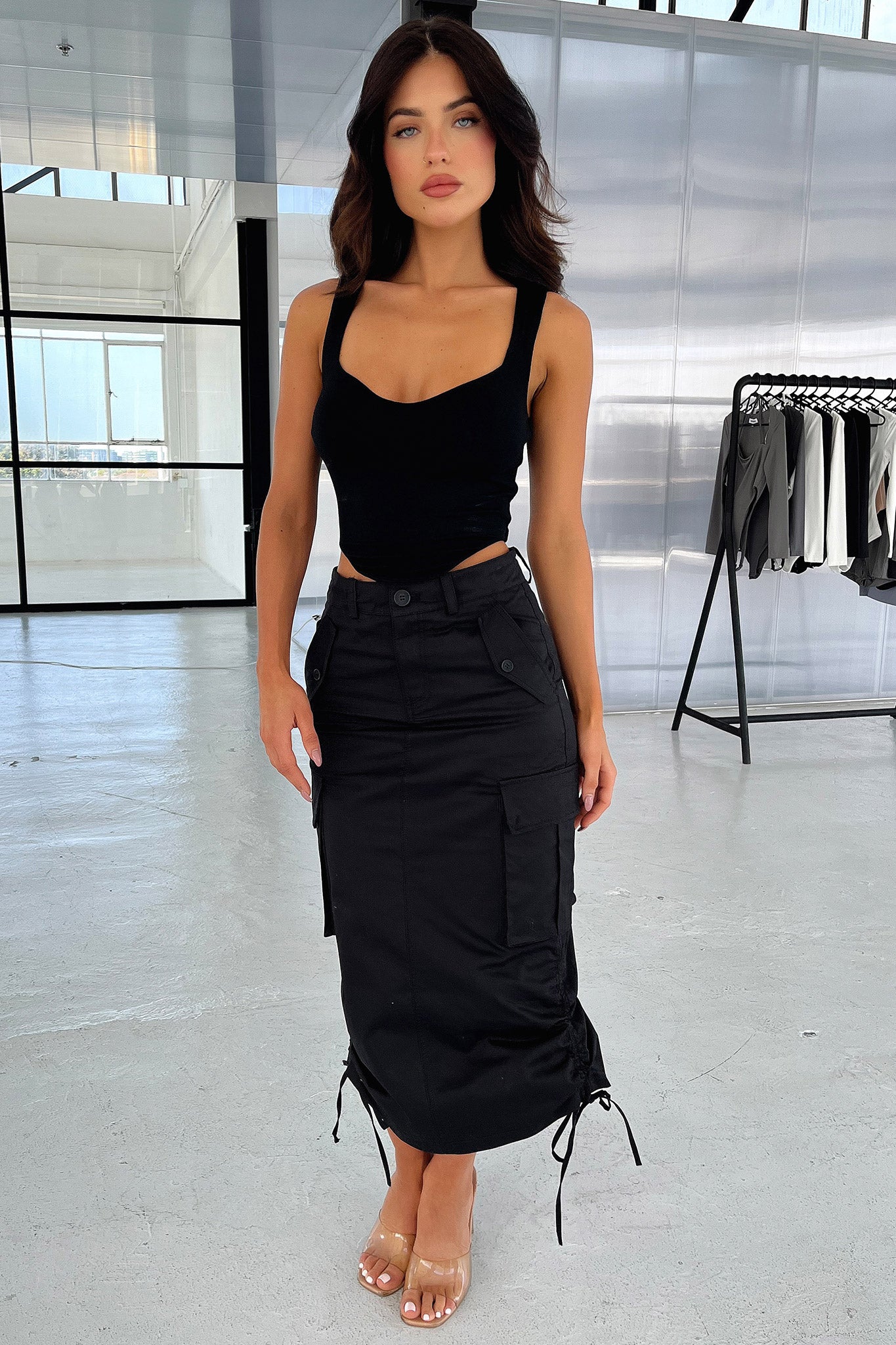 Eryn Crop Top Black - Women's Fashion Short Sleeve T-Shirt for Casual Wear & Summer Outfits