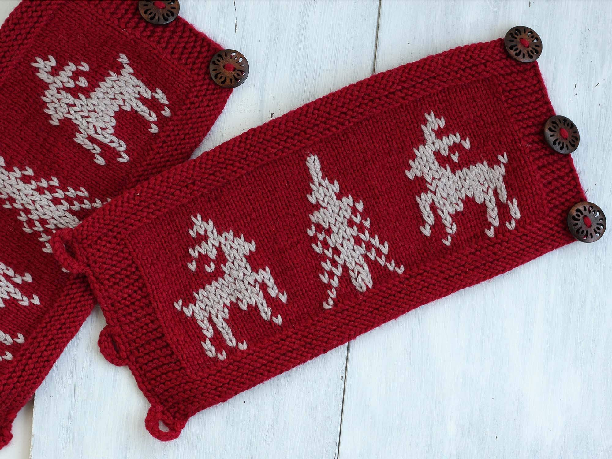 Festive Knit French Press Cozy - Red Christmas Tree & Deer Design Cafetiere Cover - Holiday Table Decor, Tea Pot Cozy - Perfect for Christmas Gatherings, Cozy Kitchen Accessories, Housewarming Gifts