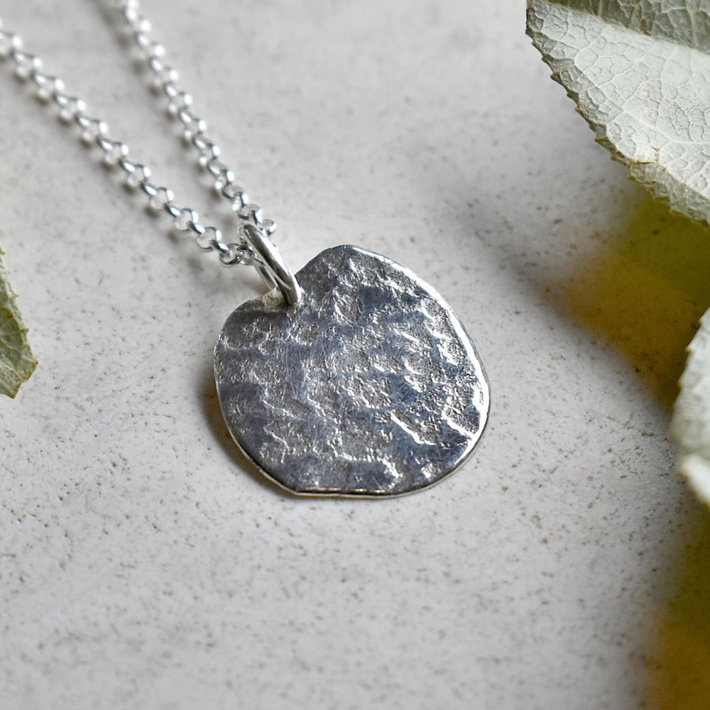 Concrete Small Patterned Pendant Necklace - Minimalist Geometric Jewelry for Women - Perfect for Everyday Wear & Gift Giving