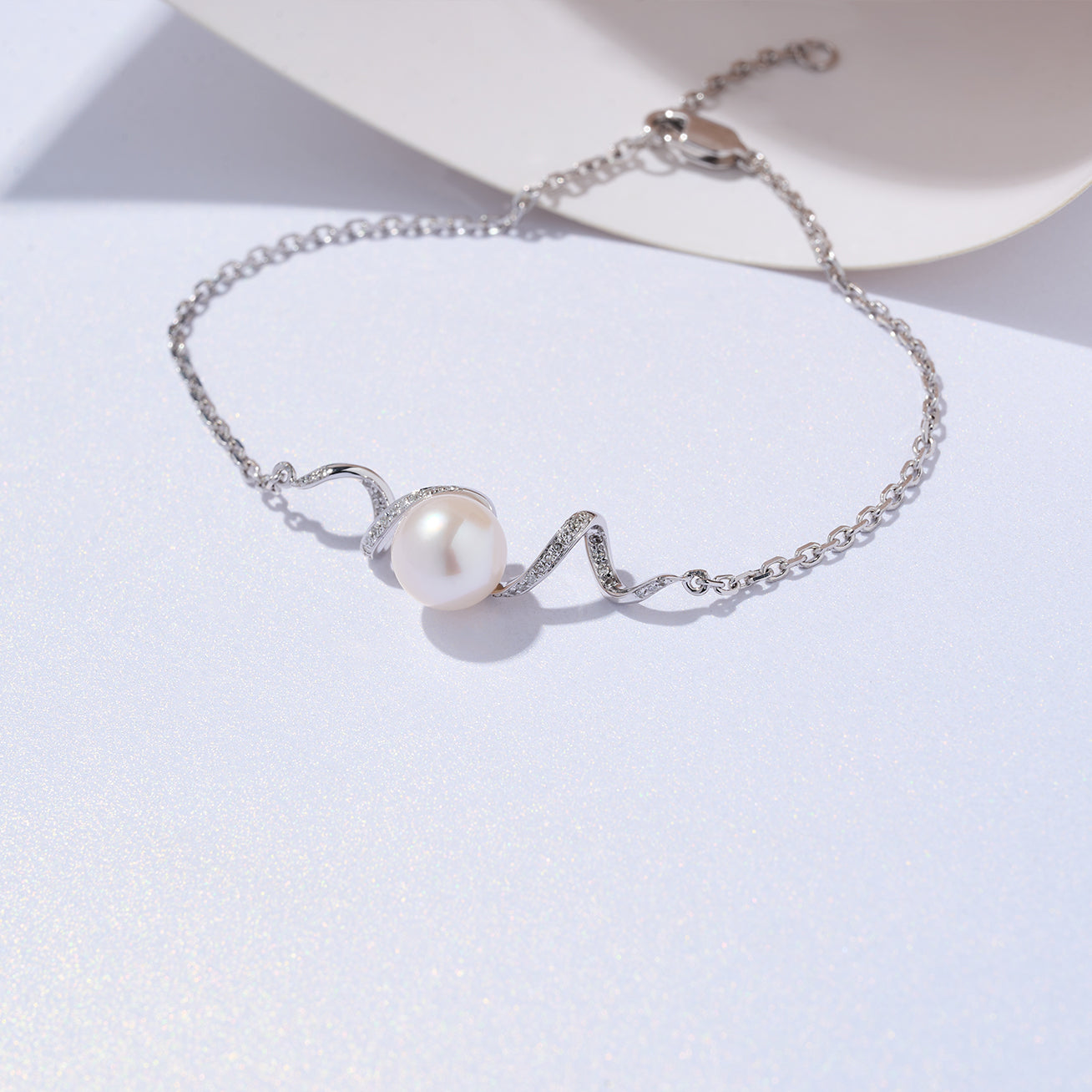18K Gold Diamond Hanadama Akoya Pearl Bracelet for Women - Premium Japanese Cultured Pearl Jewelry Gift (KB00047) | Perfect for Weddings, Anniversaries & Special Occasions