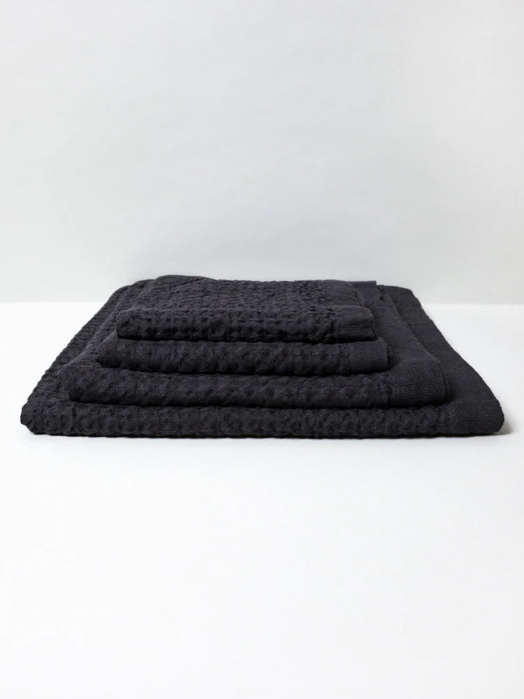 Moku Lattice Linen Towel - Premium Charcoal Gray Bath & Beach Towel for Spa, Poolside, and Travel