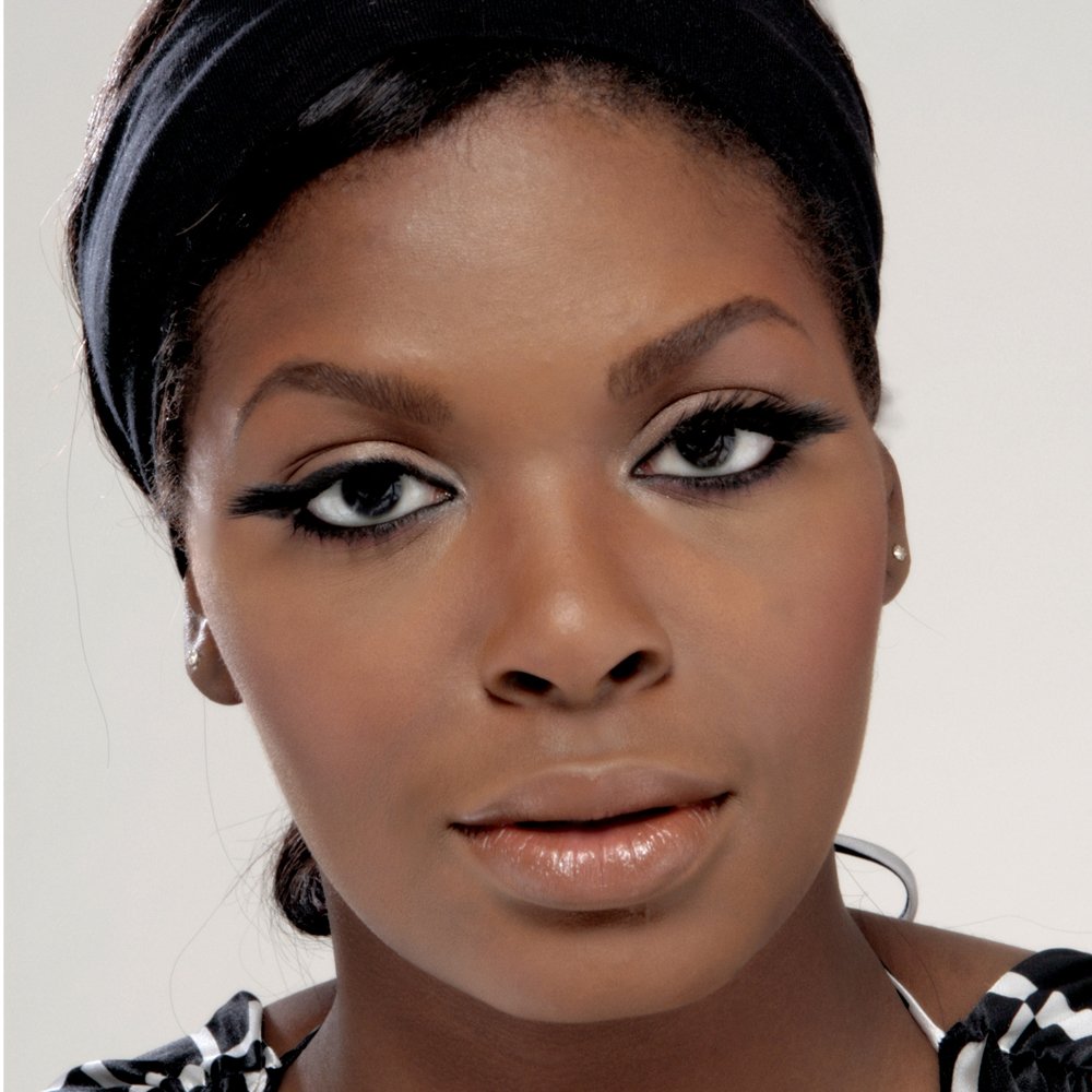 Professional Makeup Techniques for Black Women | Dark Skin Makeup Artist Training | Natural & Dramatic Looks Tutorial by Hollywood Artist Melvone Farrell | Perfect for Bridal, Photoshoot & Special Occasion Makeup