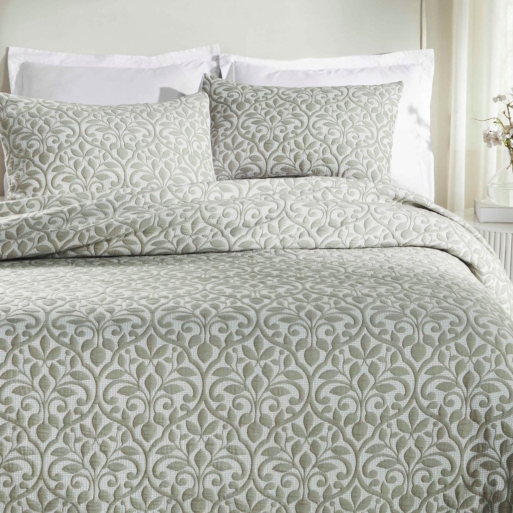Premium Vineyard Cotton Blend Medium Weight Matelasse Woven Coverlet - Soft Bedspread for Master Bedroom, Guest Room & Luxury Hotels