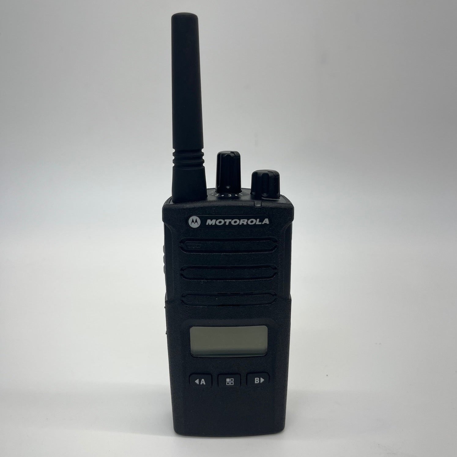 Motorola RMU2080D UHF Two-Way Radio - Portable Business Walkie Talkie with Long Range Communication for Construction, Security & Outdoor Adventures