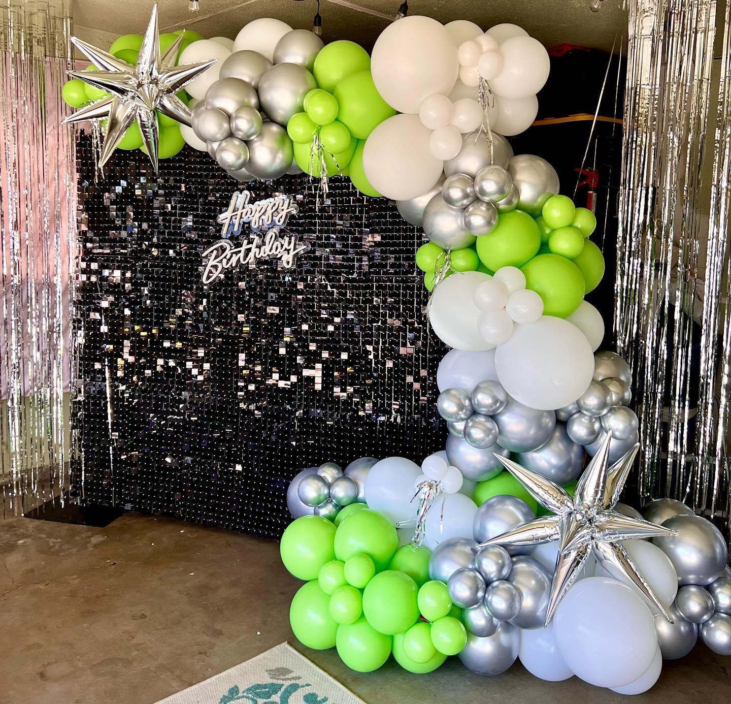 140Pcs Light Green Balloons Garland Arch Kit - 5/10/12/18 Inch Matte Latex Balloons for Baby Shower, Birthday Party, Jungle & Dinosaur Theme Decorations - Perfect for Indoor and Outdoor Celebrations