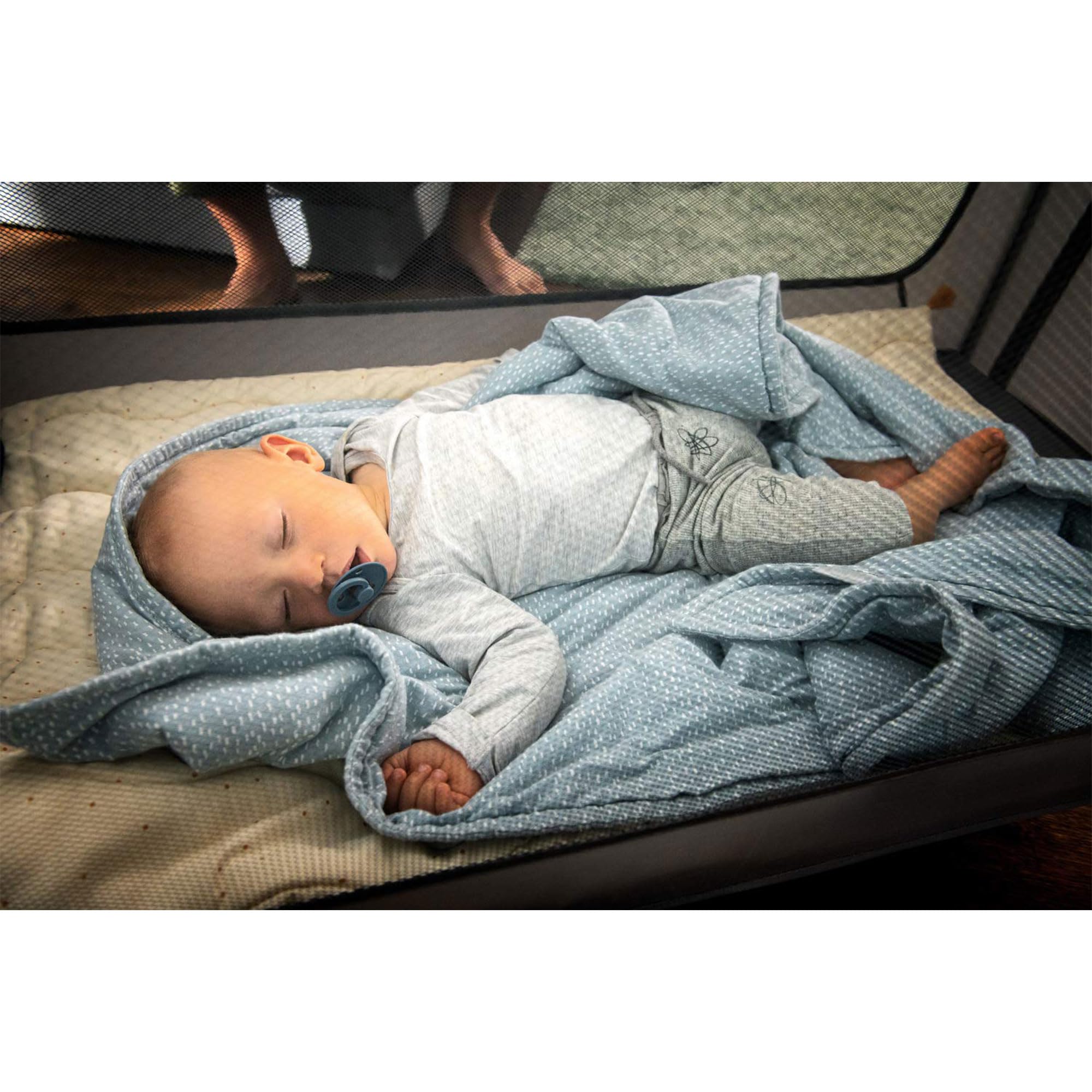 Hauck Sleep N Play Go Plus Portable Baby Travel Cot with Wheels, Mattress & Large Viewing Windows | Side Exit for Infants & Toddlers | Beige | Perfect for Travel, Daycare & Home Use
