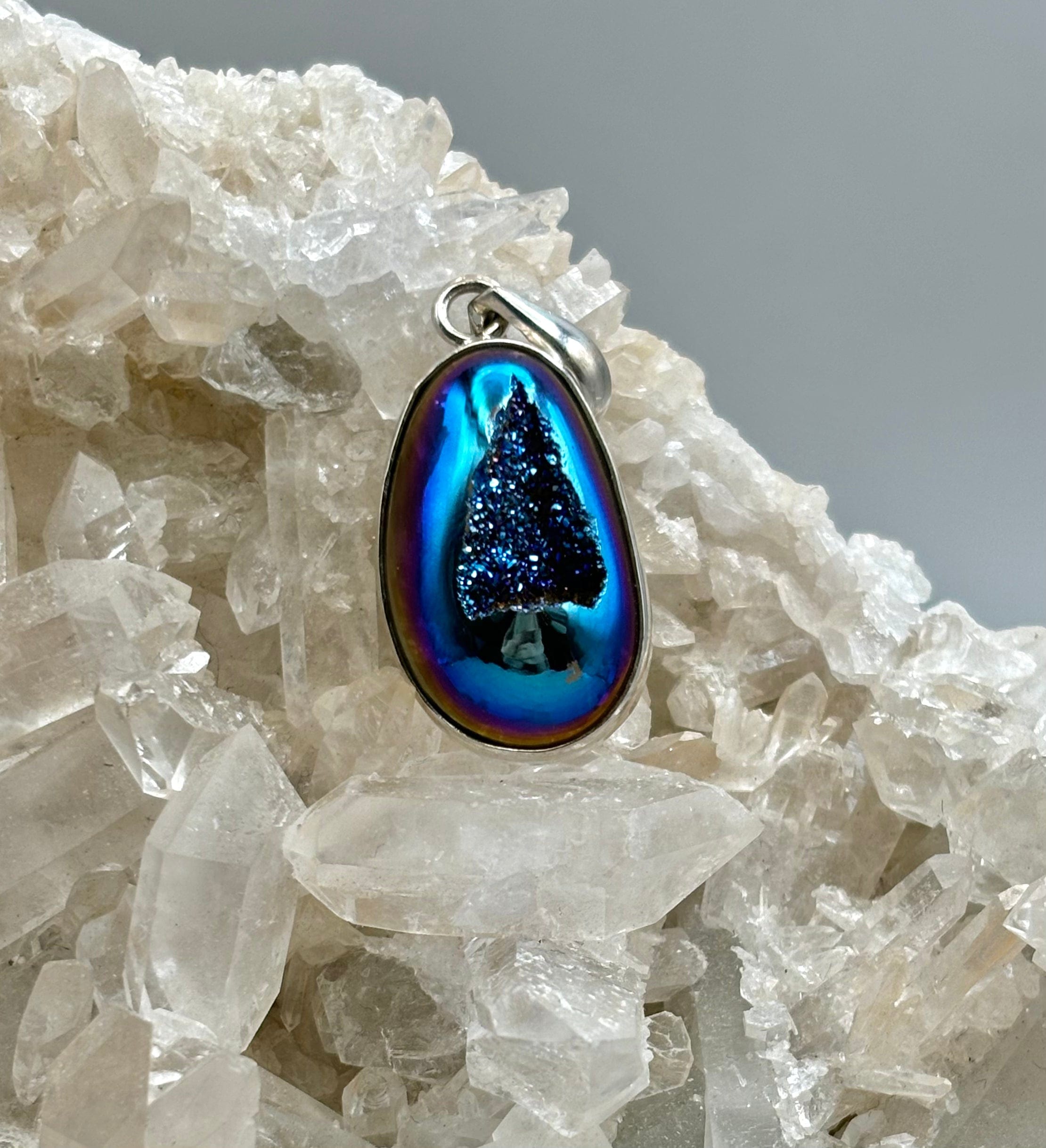 Aura Druzy Pendant Necklace - Natural Crystal Healing Jewelry for Women - Perfect for Meditation, Yoga & Spiritual Gifts
