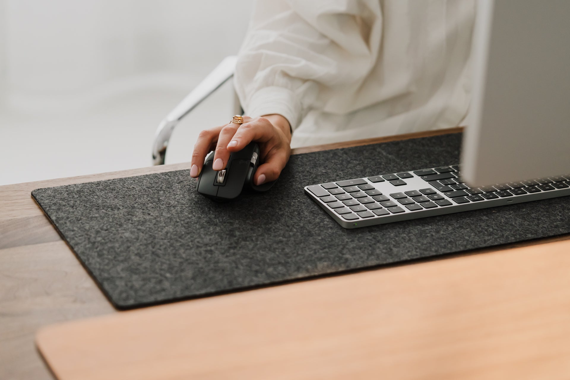 Premium Felt & Cork Desk Mat - Non-Slip, Eco-Friendly Office Accessory for Laptop, Keyboard & Mouse - Perfect for Home & Workspace Organization