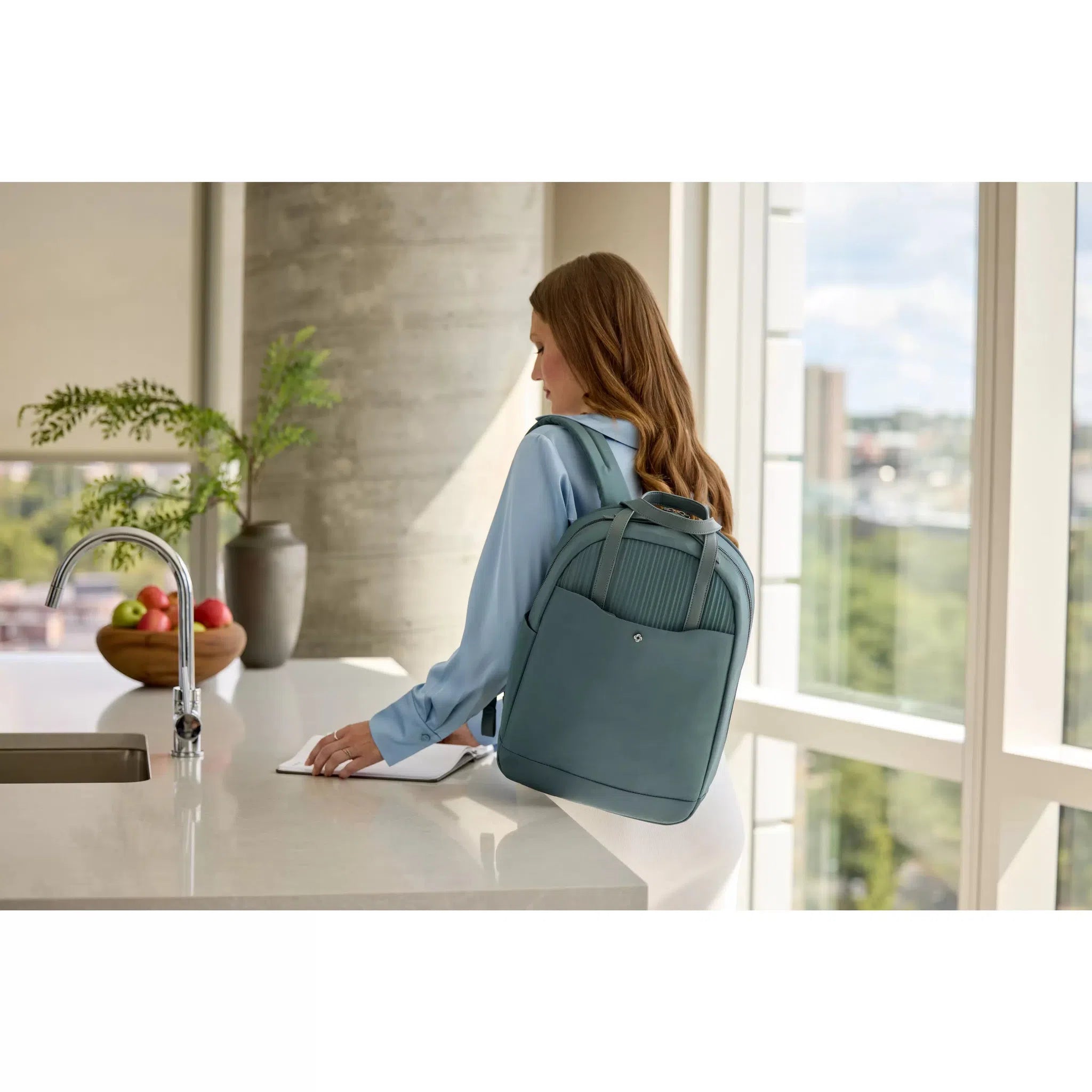 Samsonite Silhouette 18 Inch Women's Laptop Backpack - Lightweight Travel & Work Bag for Business, College & Commuting