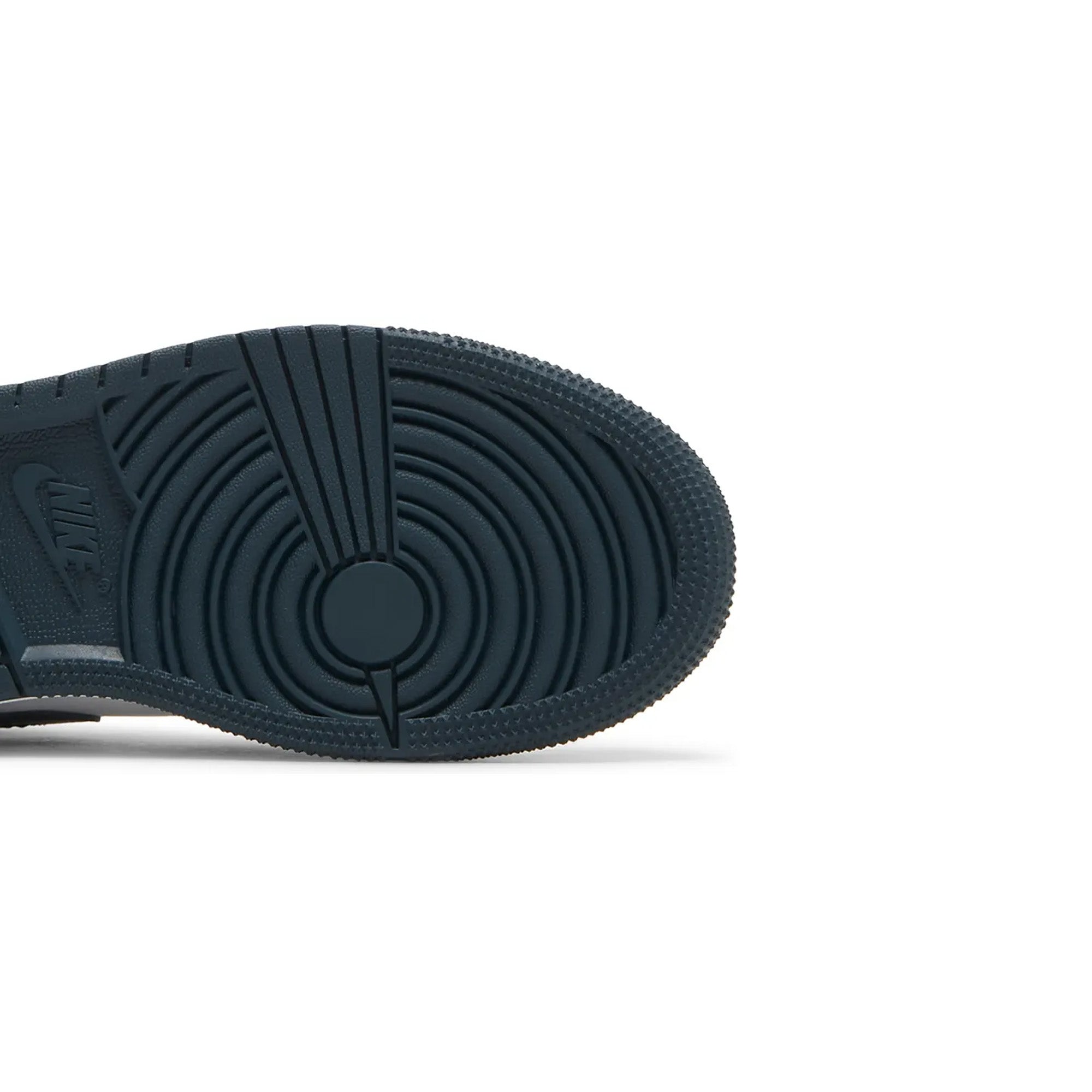 Air Jordan 1 Mid 'Armory Navy' GS Basketball Shoes for Kids - Stylish Sneakers for School, Sports & Casual Wear