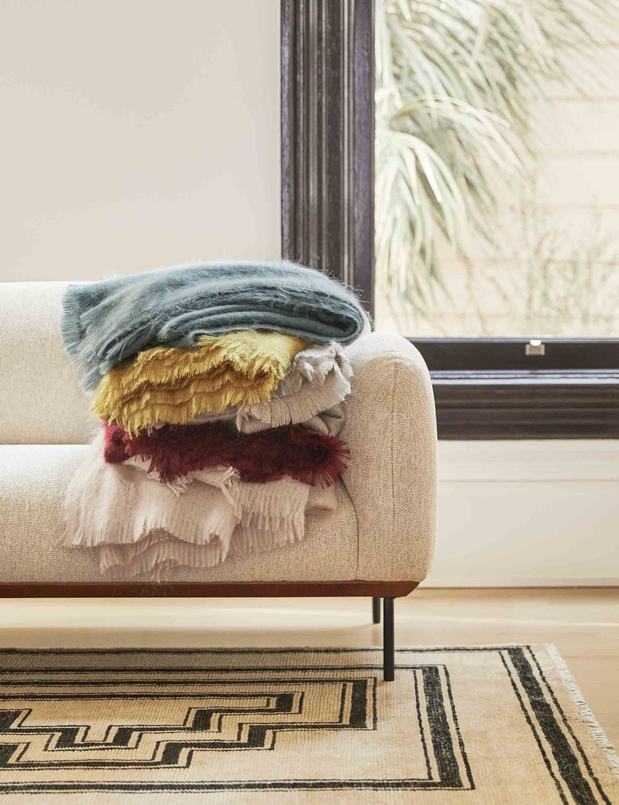 Luxury Aimee Mohair Throw Blanket - Soft & Cozy Knit for Couch, Bed, or Sofa - Perfect for Winter Warmth & Home Decor