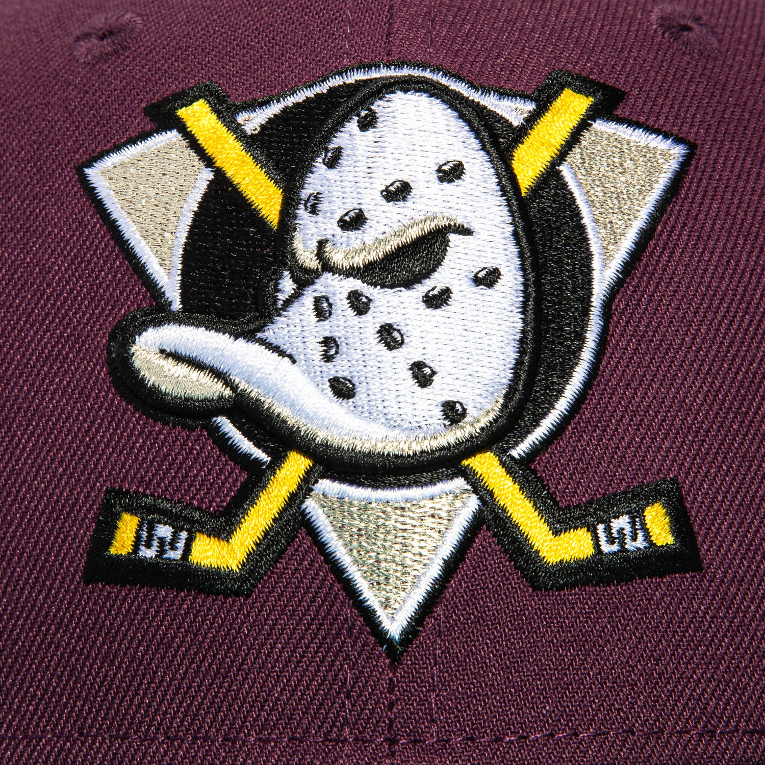 New Era 59Fifty Anaheim Ducks Snapback Hat - Maroon & Teal Color NHL Hockey Cap for Men & Women - Perfect for Games, Fan Gear & Streetwear Fashion