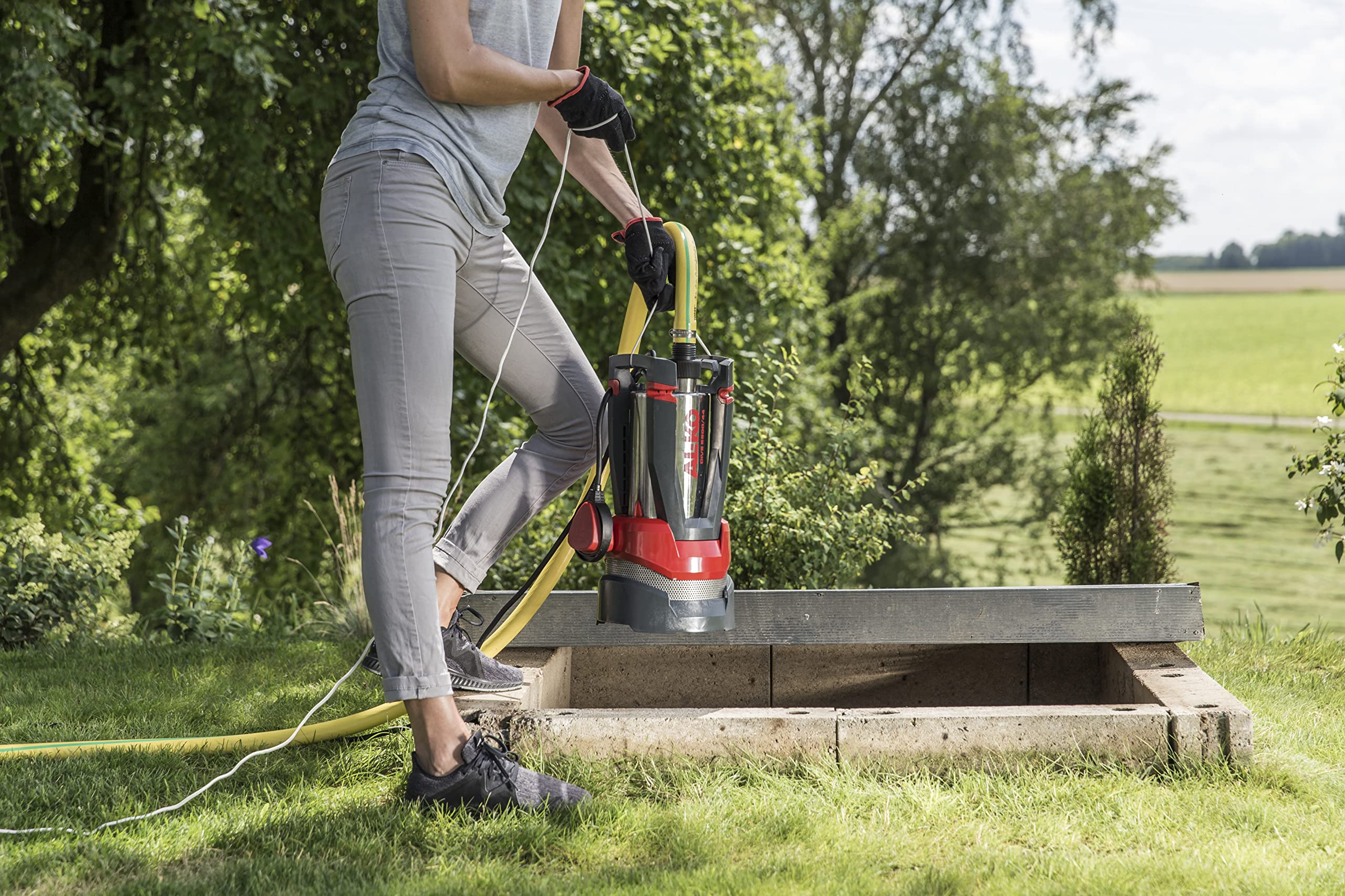 AL-KO DIVE 6500/34 Submersible Water Pump - 1000W Motor, 6500 l/h Max Flow, 34m Max Head, 7m Immersion Depth - 3-Stage Pump System (Red/Black) - Ideal for Drainage, Flood Control, Pool Maintenance & Garden Irrigation