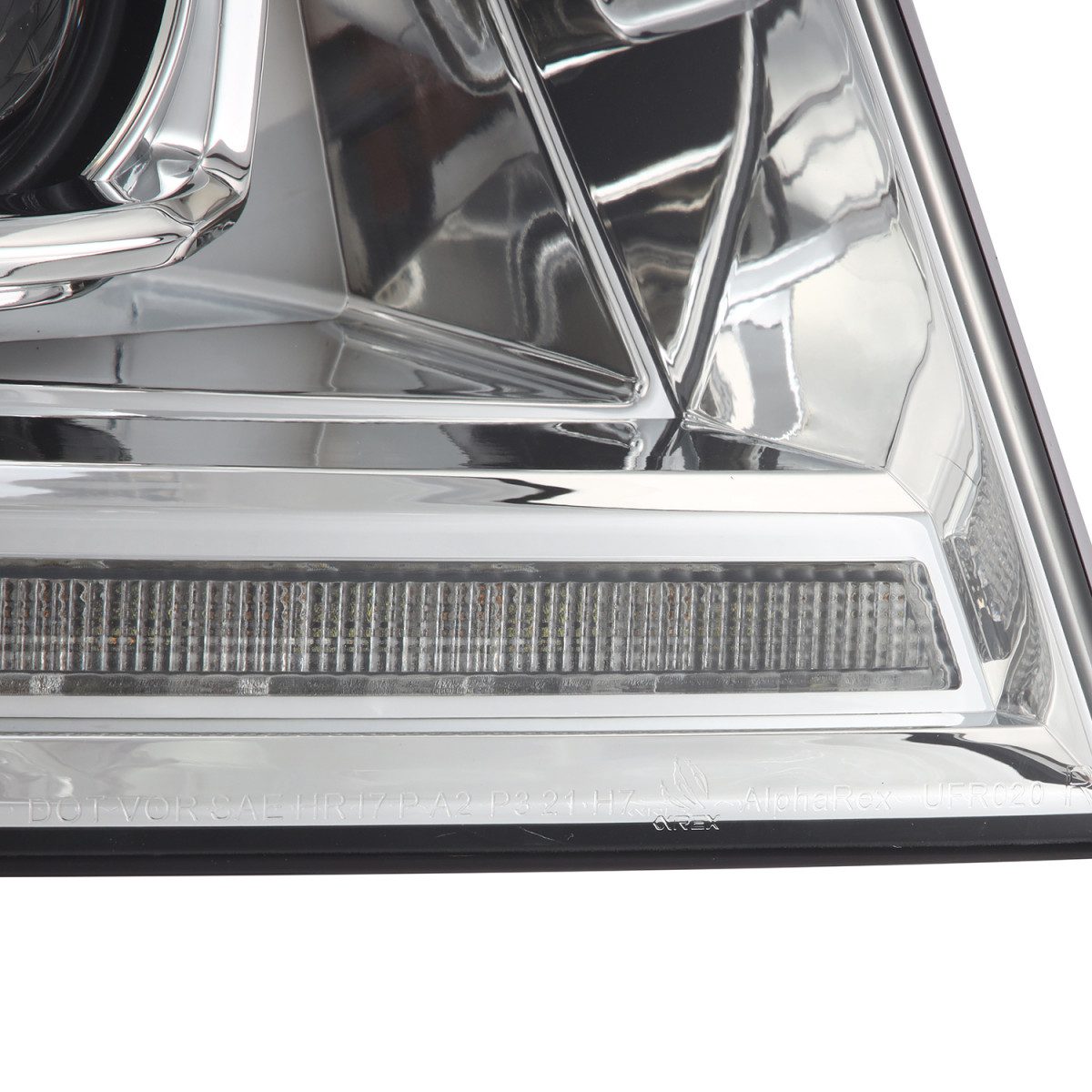 04-08 Ford F150 & 06-08 Lincoln Mark LT PRO Series Halogen Projector Headlights - Chrome Housing - Upgrade Your Truck's Night Visibility for Safer Driving