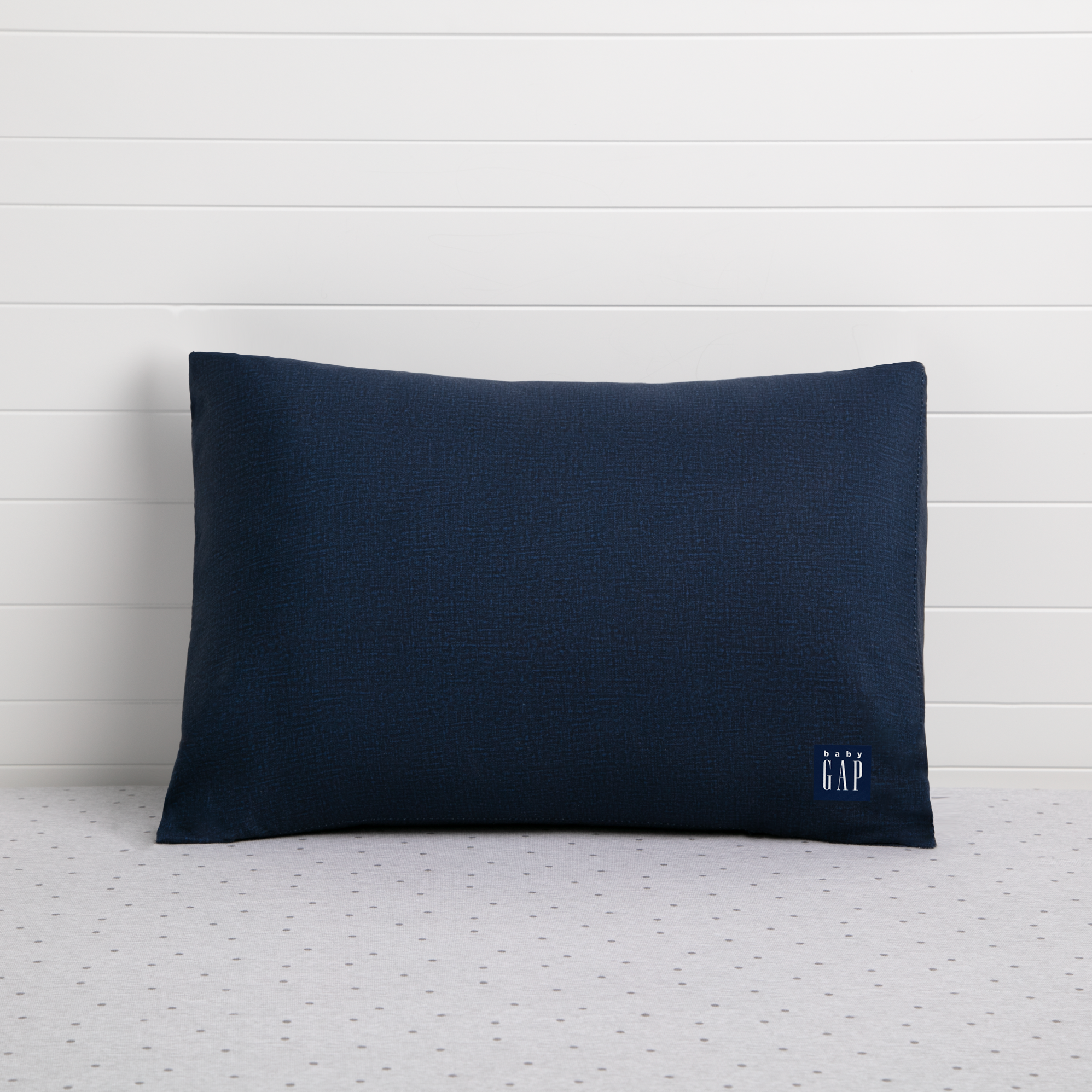 BabyGap Memory Foam Toddler Pillow with 2 Cooling Covers - Soft Support for Infant & Kids Sleep, Breathable Washable Pillow for Nursery, Daycare & Travel