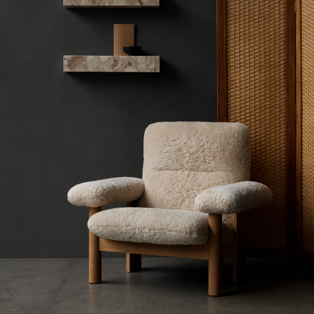 Brasilia Lounge Chair - Mid Century Modern Accent Chair for Living Room, Bedroom & Office - Comfortable Upholstered Armchair with Wooden Legs - Perfect for Relaxing, Reading & Decor