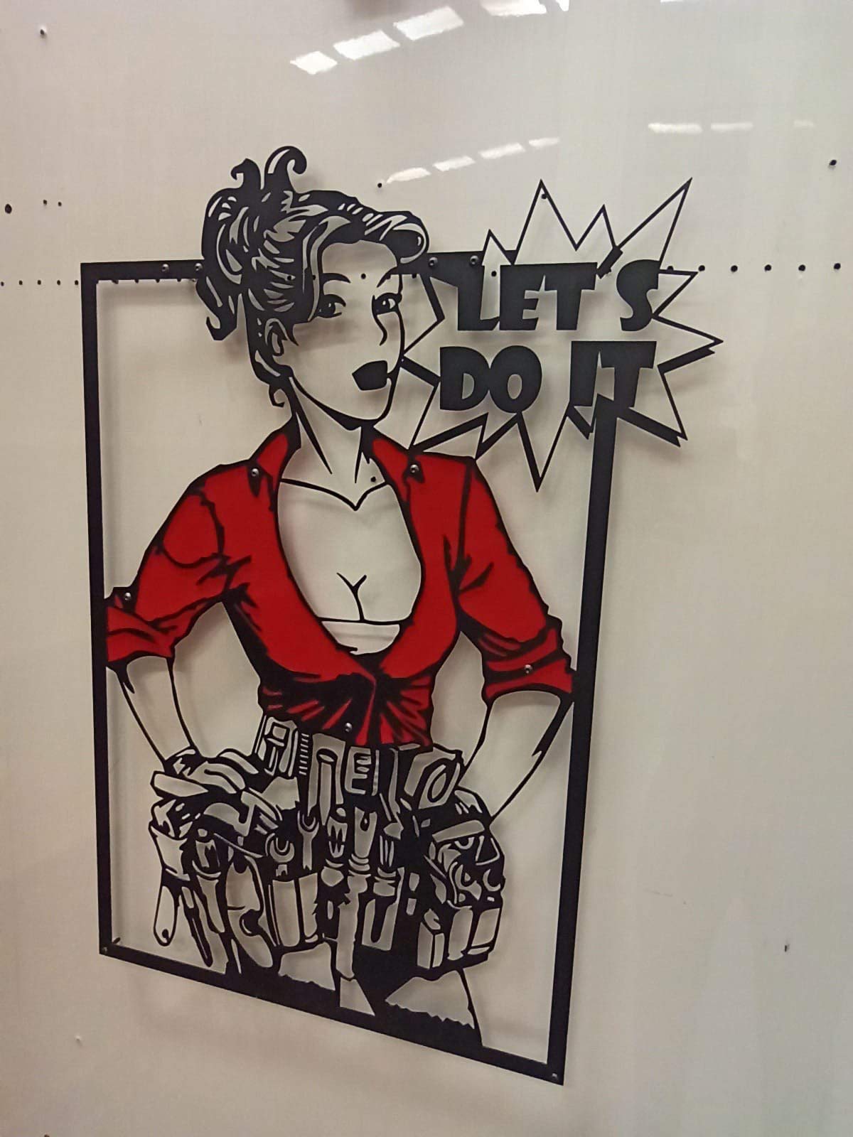 Repair Woman Metal Wall Art - Home Decor for Living Room, Kitchen, Bedroom