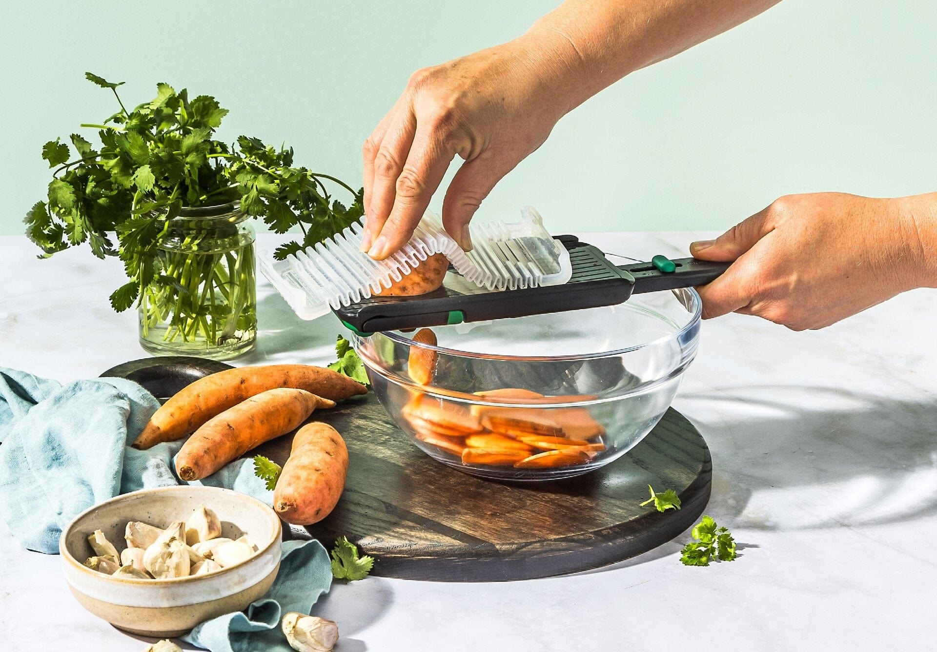 Dreamfarm Nocutu No Cut Mandoline Slicer with Flexible Finger Guard - Safe & Easy Vegetable & Fruit Slicer for Kitchen - Perfect for Salads, Meal Prep & Healthy Cooking (Green)