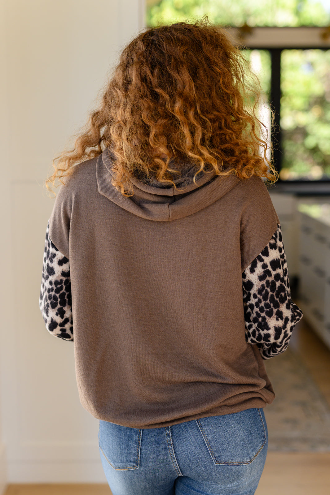 Stylish Leopard Print Hoodie for Women & Men - Trendy Animal Print Pullover for Casual Wear, Street Fashion & Loungewear