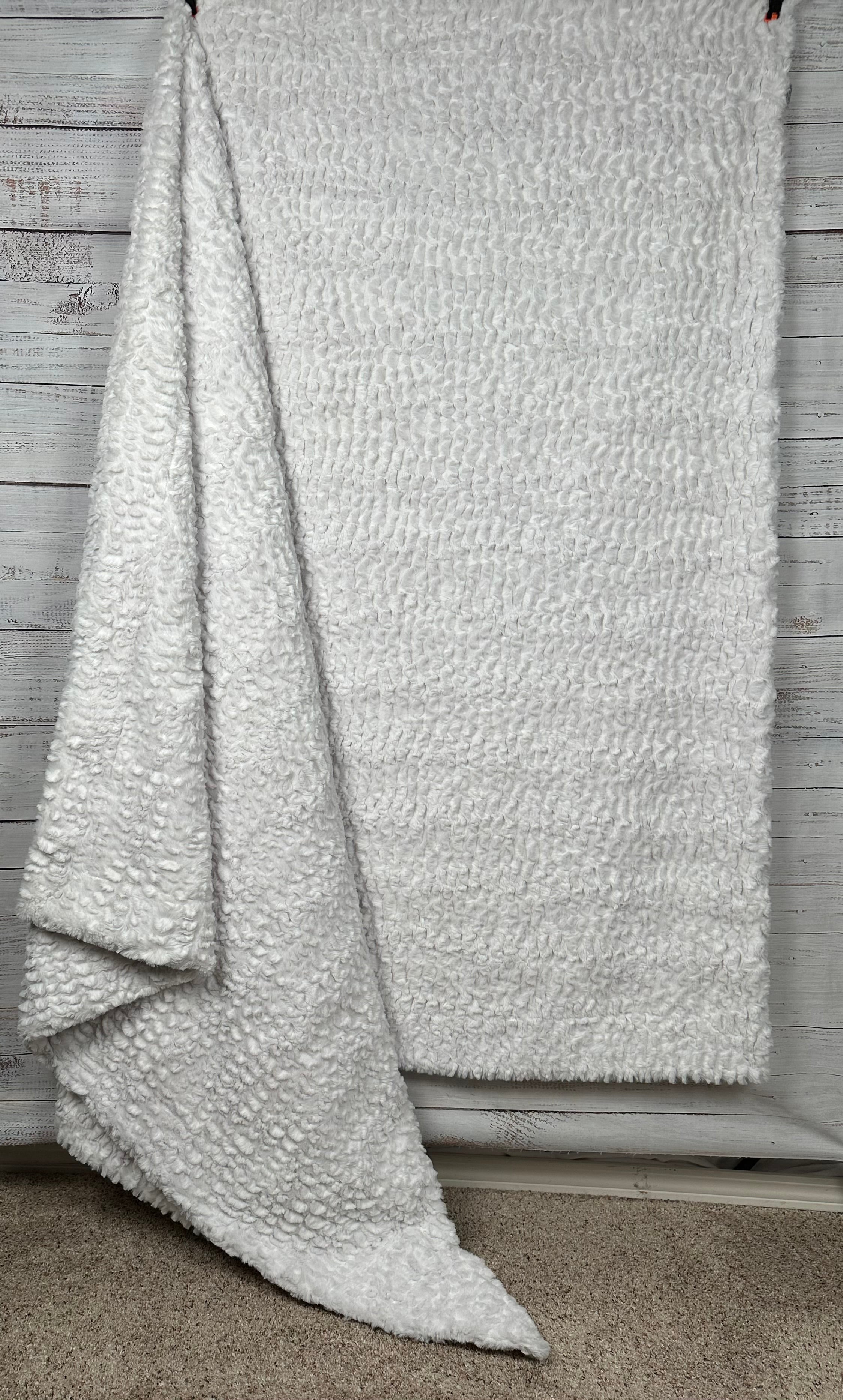 White Florence XL 61x86 Double Luxe Extra Plush 30mm Thick Minky Blanket - Ultra Soft Cozy Throw for Bed, Sofa & Couch - Perfect for Winter Nights, Movie Time & Gift Giving