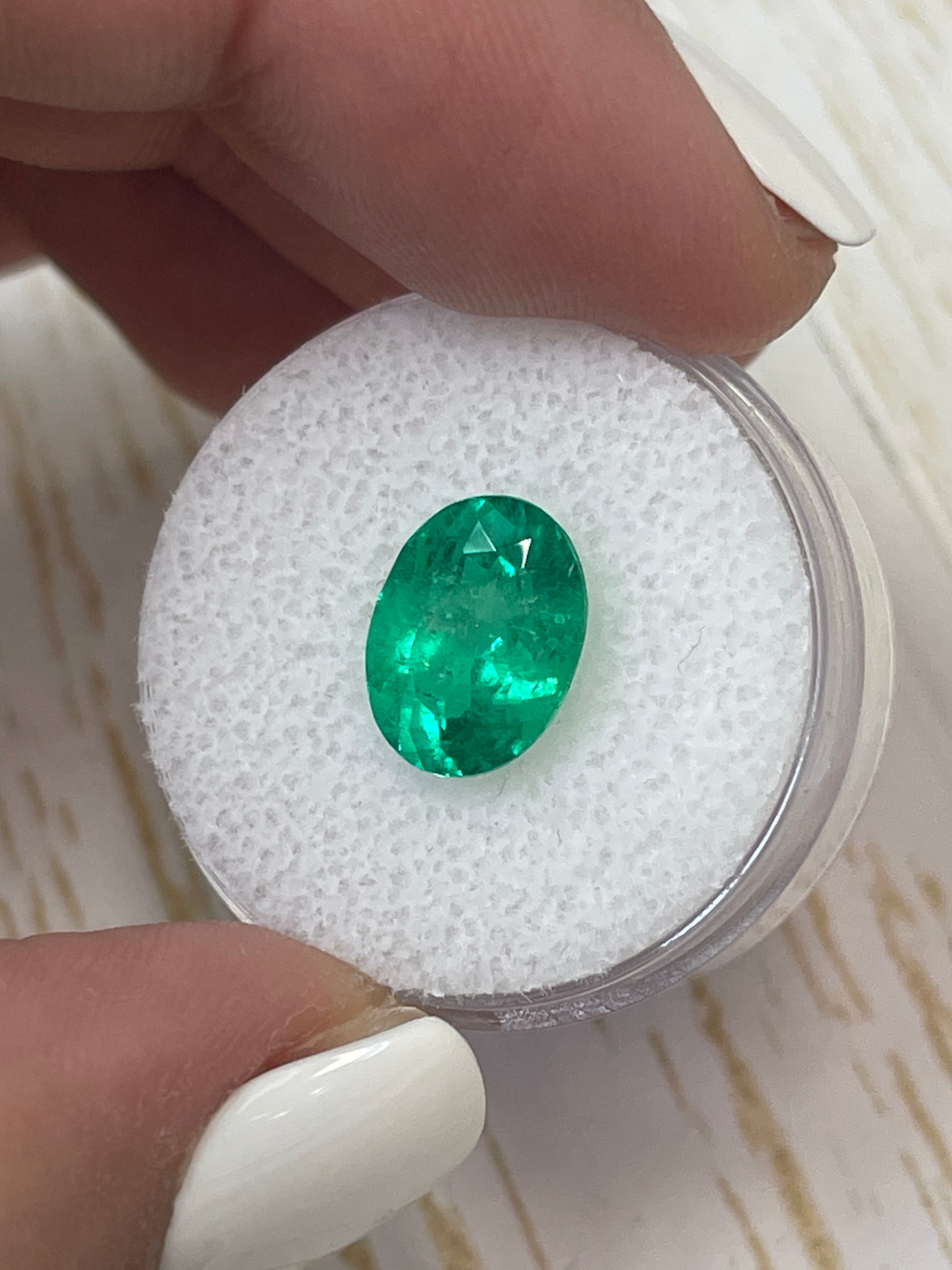 3.54 Carat 11x8mm Muzo Green Natural Colombian Loose Emerald Oval Cut Gemstone for Jewelry Making, Engagement Rings & Luxury Gifts