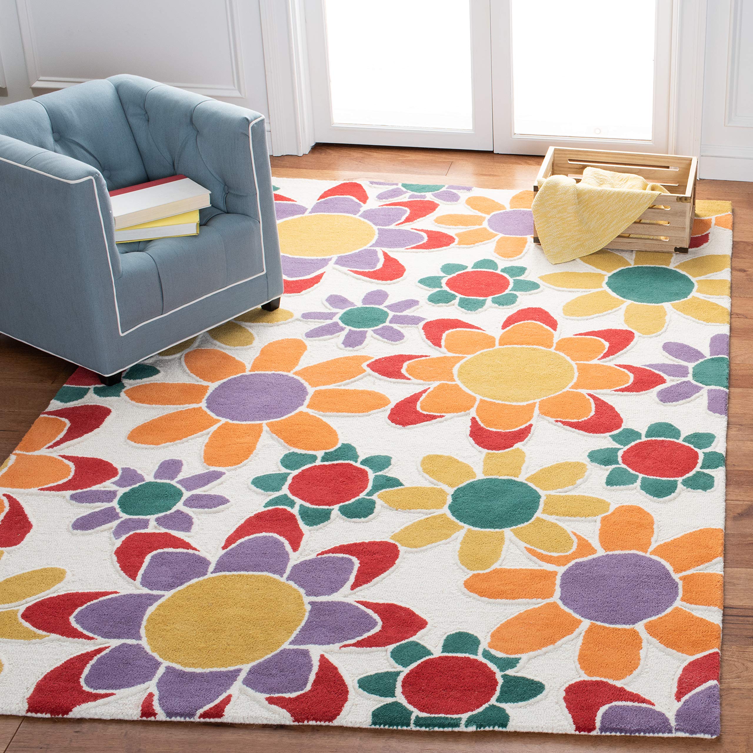 SAFAVIEH Kids Collection Handmade Floral Wool Accent Rug - 4' x 6', Ivory & Gold, Non-Slip Nursery Rug for Playroom, Bedroom & High Traffic Areas | Durable & Soft for Kids Play Area, Nursery Decor, Children's Bedroom Floor Mat (SFK923F)