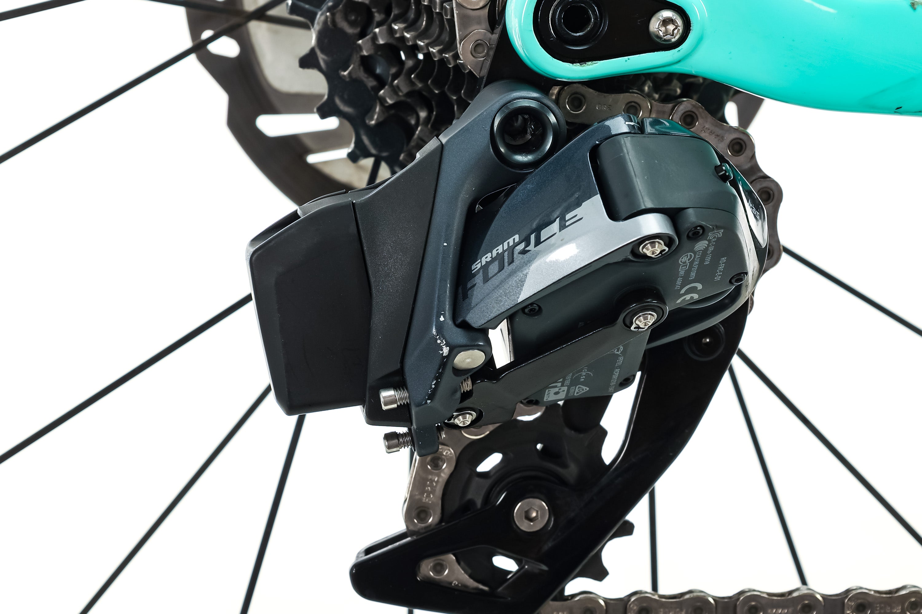 2020 Bianchi Oltre XR4 CV Disc Road Bike - 55cm Carbon Frame for Competitive Cycling & Endurance Races | Perfect for Road Racing, Triathlons & Long-Distance Training