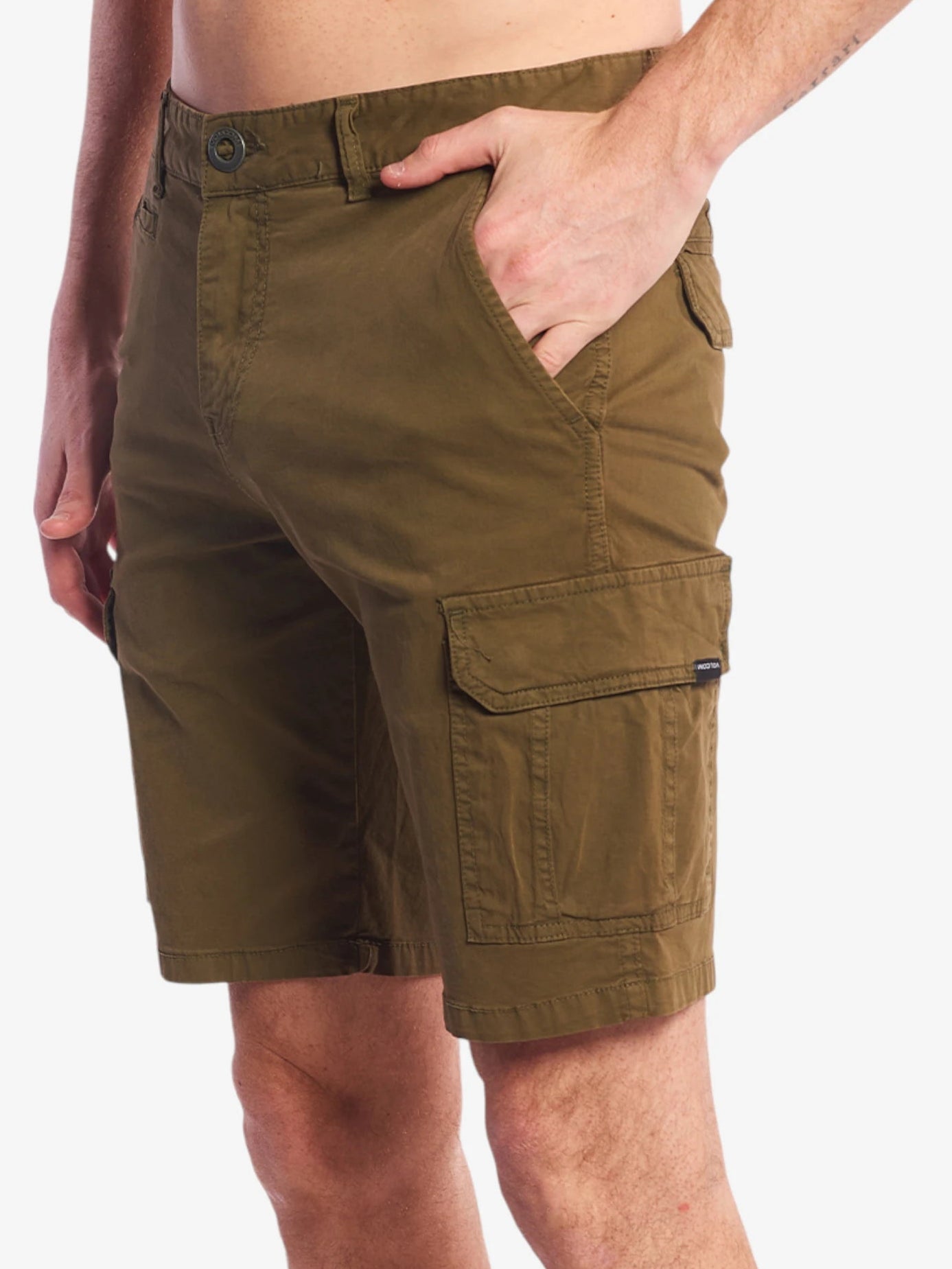 Volcom Bermuda Cargo Shorts for Men - 18