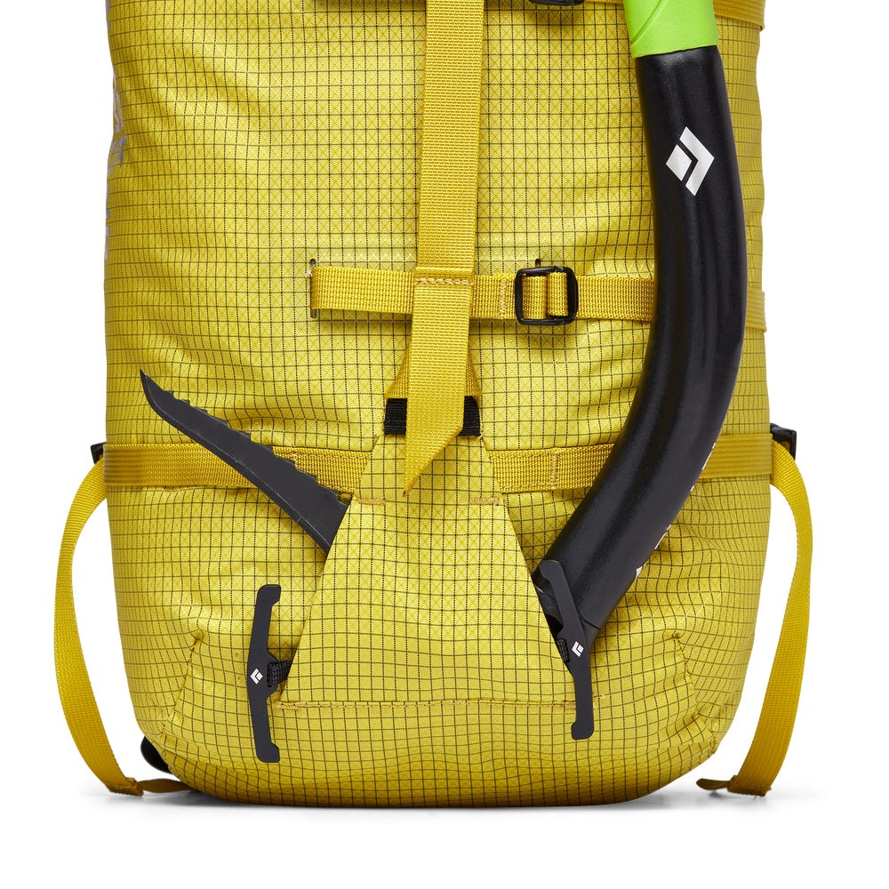 Black Diamond Speed 30 Backpack - Lightweight Hiking Backpack for Men & Women - Durable Daypack for Climbing, Trekking & Outdoor Adventures - Perfect for Camping, Travel & Daily Use