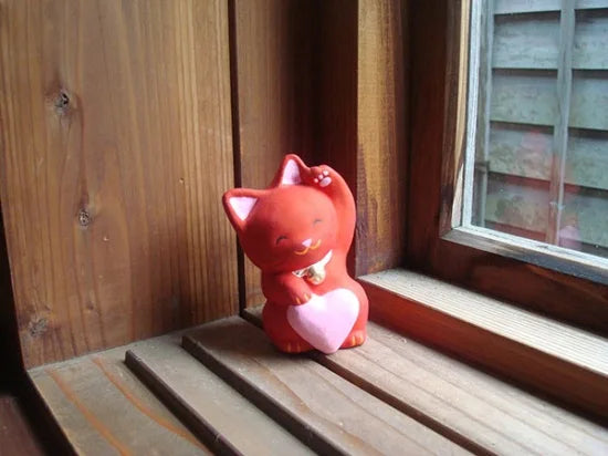 Authentic Japanese Maneki Neko Lucky Cat Figurine - Nagahama Doll Red Beckoning Cat for Good Fortune | Perfect for Home Decor, Office Feng Shui & Gift Giving