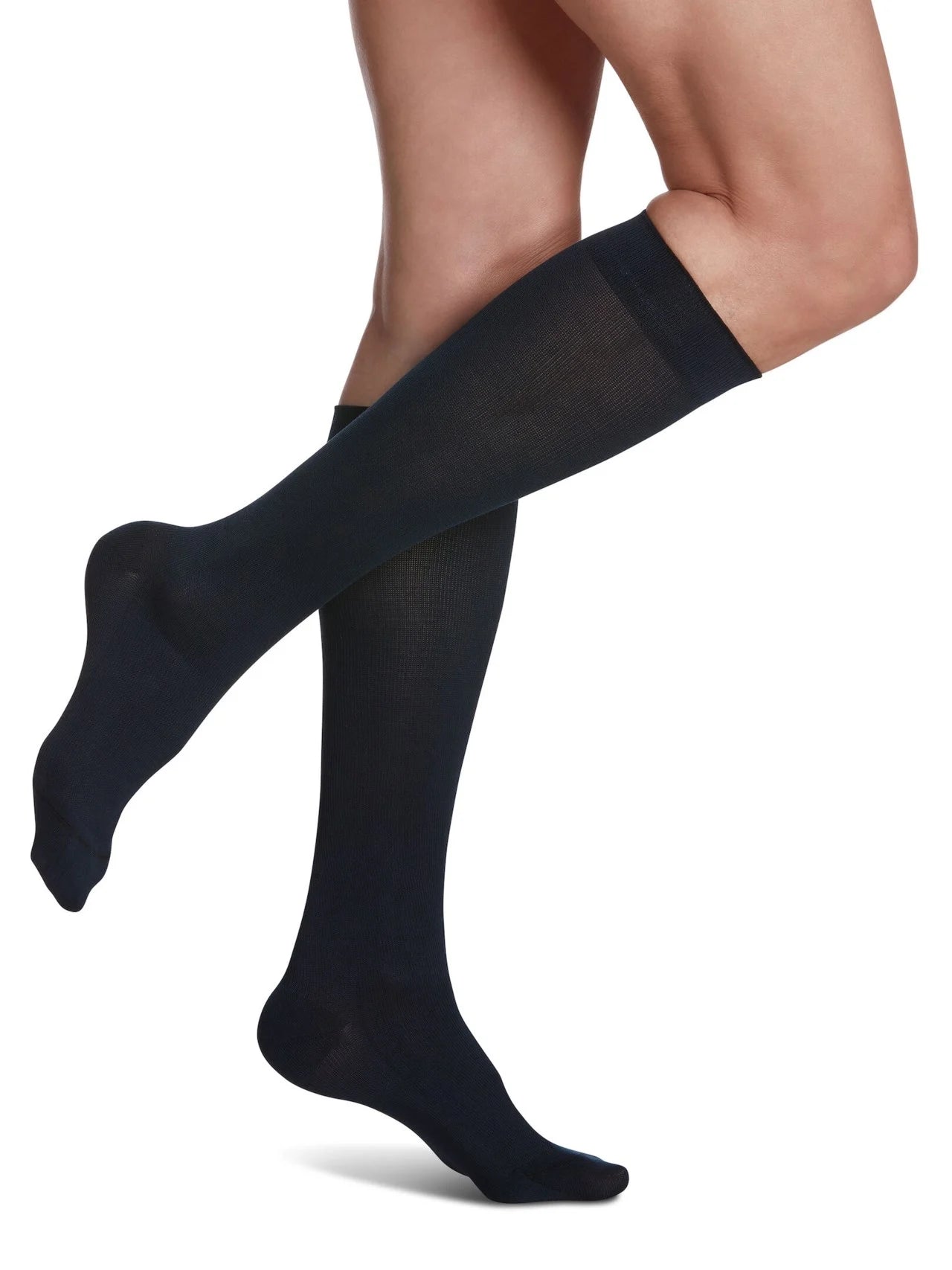 Sigvaris Style Sea Island Cotton Calf 20-30 mmHg Men's Closed Toe Compression Socks - Ideal for Travel, Sports & Varicose Vein Relief