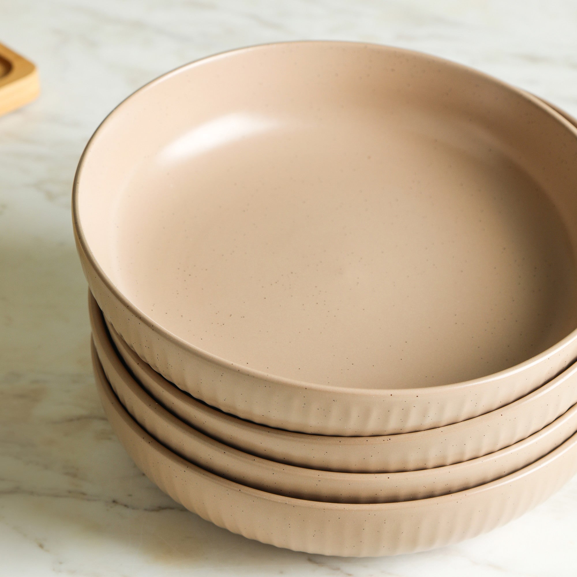 Logan Stoneware Bowl - Beige Ceramic Serving Bowl for Soup, Salad, Pasta | Microwave & Dishwasher Safe | Elegant Dining & Kitchen Decor