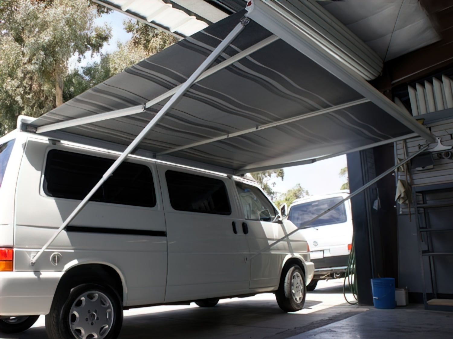 Fiamma F45S Retractable RV Awning - Premium Sun Shade for Campers & Motorhomes | Perfect for Outdoor Camping, Picnics & Tailgating